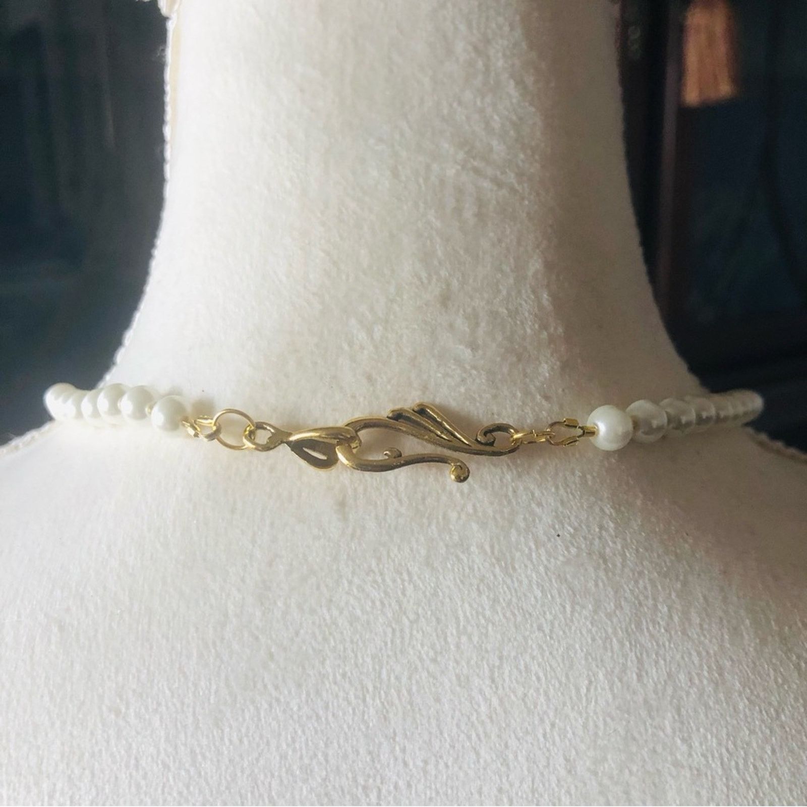 Handmade Handcrafted repurpose hammered gold floral Pearl necklace Size ONE SIZE - 9 Thumbnail