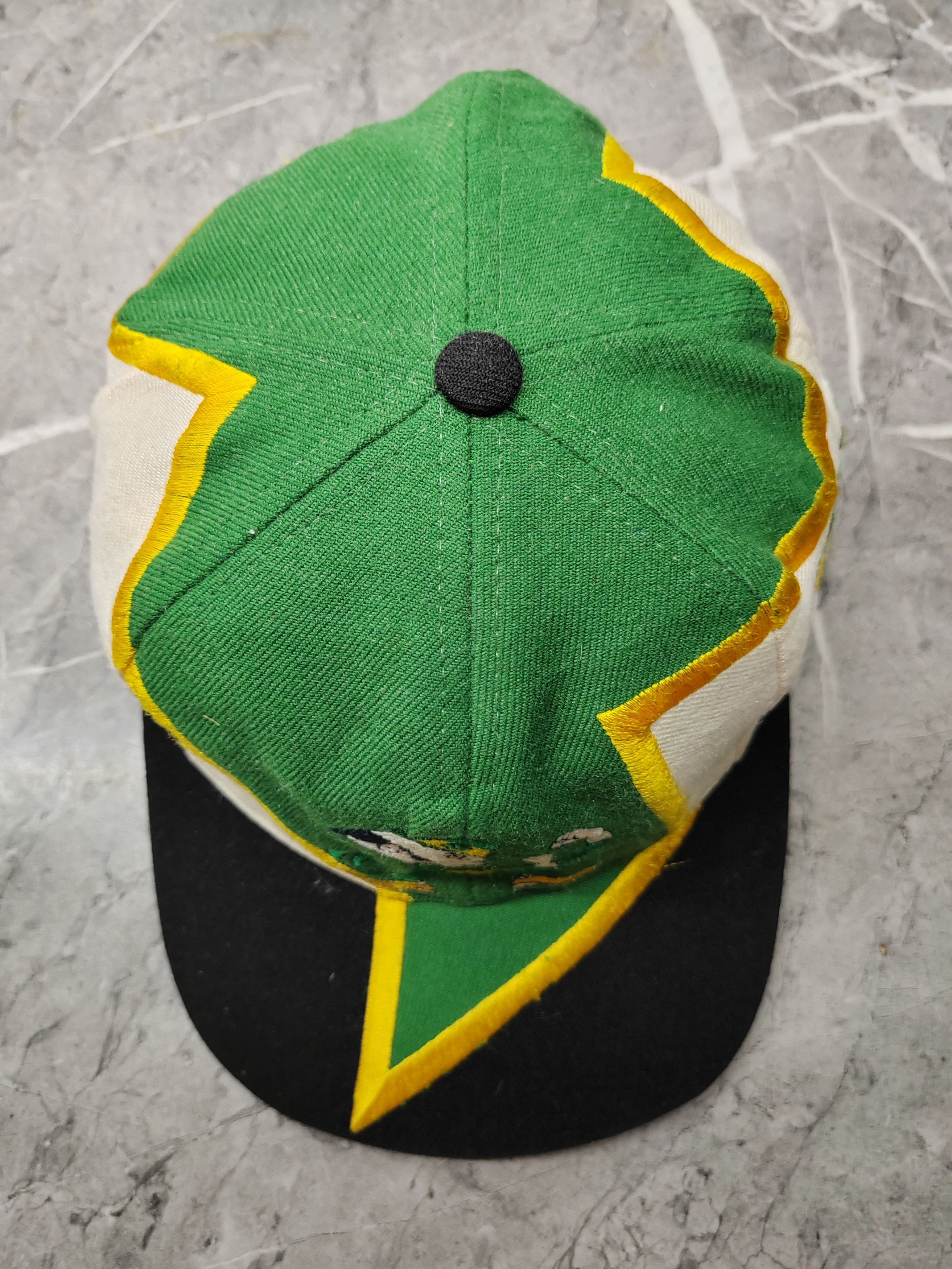 Vintage Vintage Notre Dame Fighting Irish TOW Graffiti Style Cap Size ONE SIZE - 4 Thumbnail