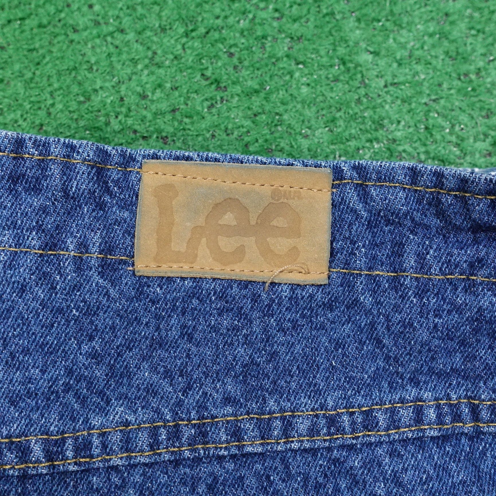 Lee VINTAGE Lee USA DENIM Jeans WOMENS 30 MED Tapered 43x28 Blue - 90s/Marketing, 80s, 70s? (If decades) Size 30" / US 8 / IT 44 - 2 Thumbnail