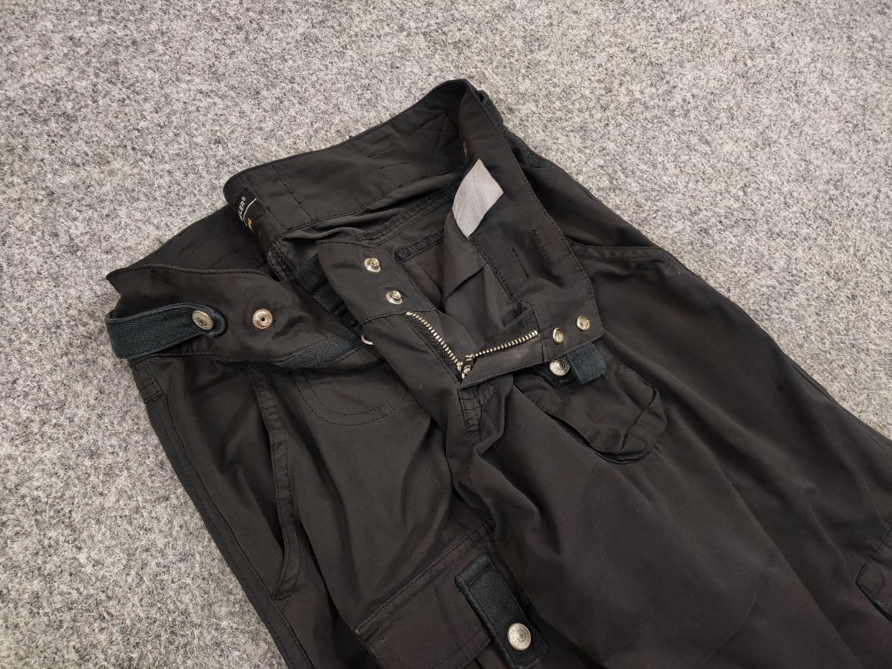 Japanese Brand Rare Vintage Y2K Japanese Black cotton Cargo Baggy Pants Size US 32 / EU 48 - 12 Thumbnail