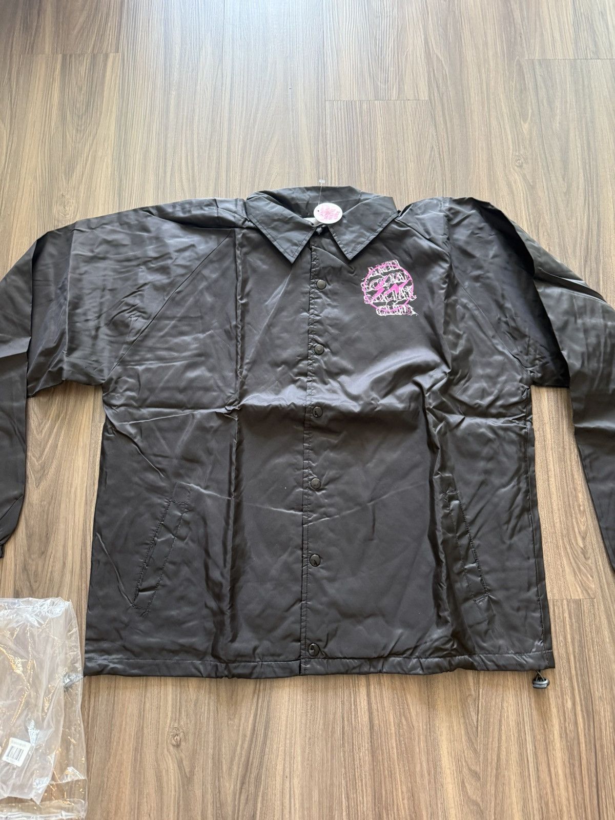 Anti Social Social Club × Fragment Design ASSC x Fragment Lightning Logo Coach Jacket Black/Pink - L Size US L / EU 52-54 / 3 - 2 Thumbnail