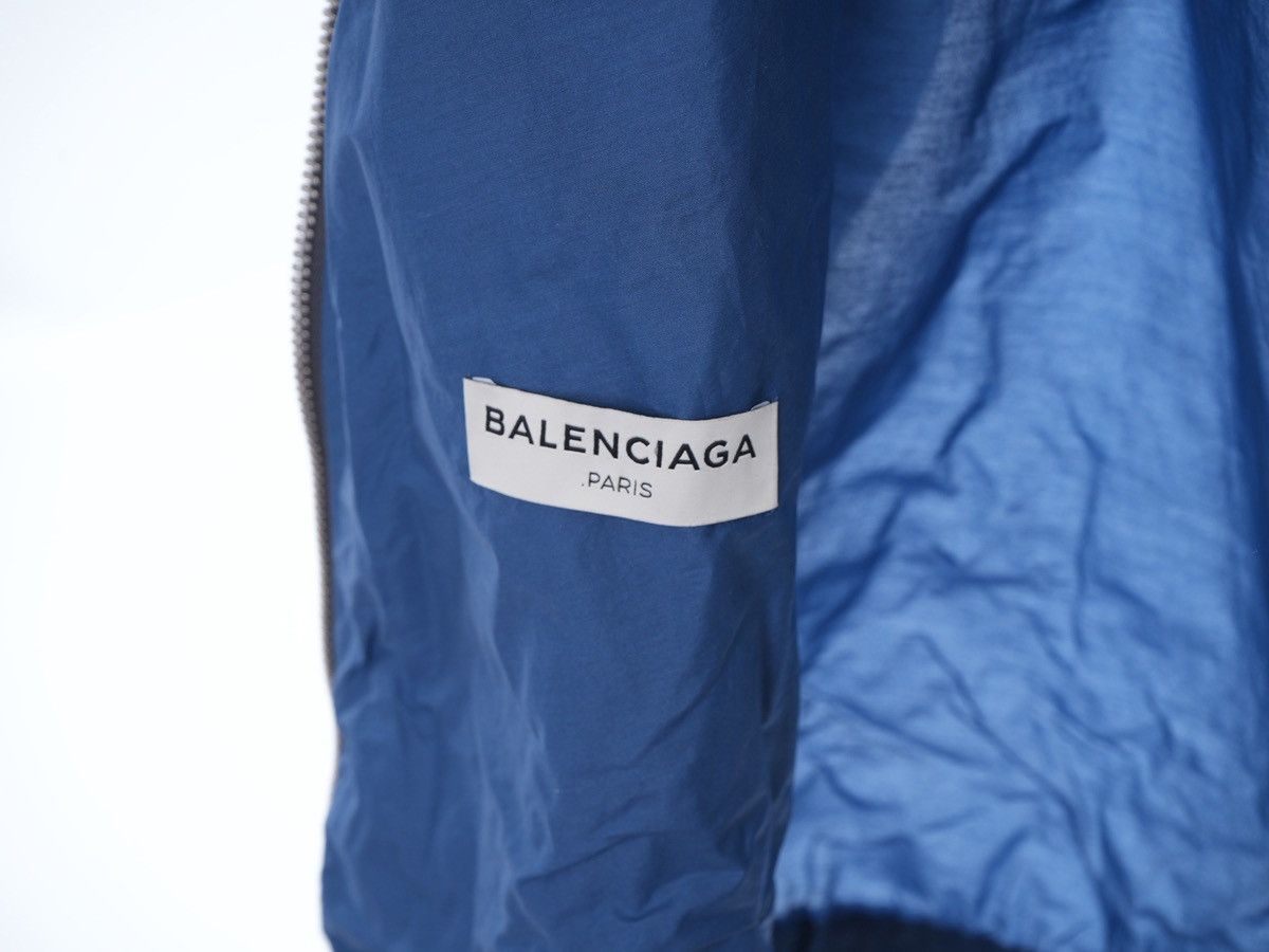 Balenciaga Balenciaga windbreaker lightweight blue hooded jacket 52 L Size US L / EU 52-54 / 3 - 4 Thumbnail