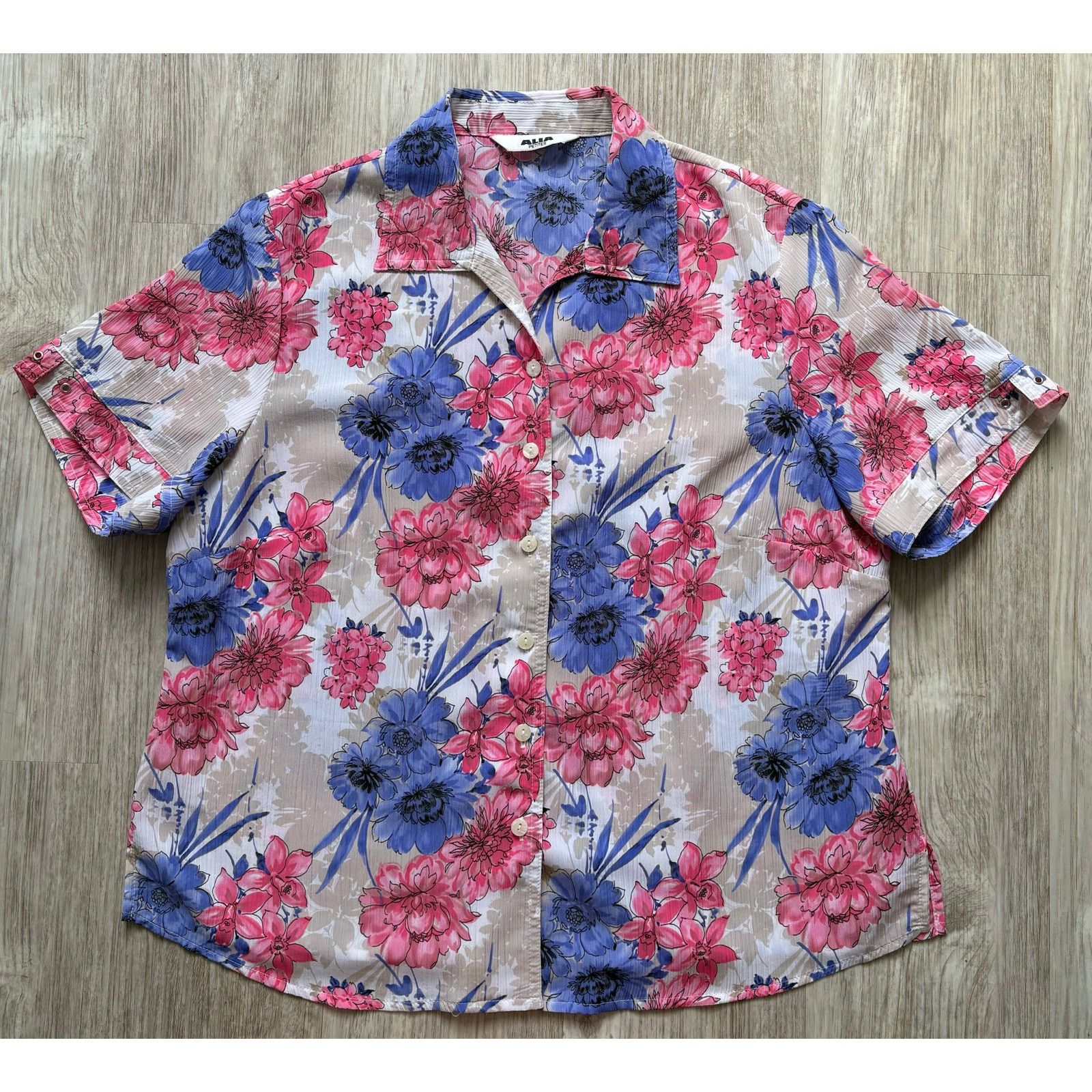 Other Alia | Petite Watercolor Floral Shirt | Medium/Large Size M / US 6-8 / IT 42-44 - 1 Thumbnail