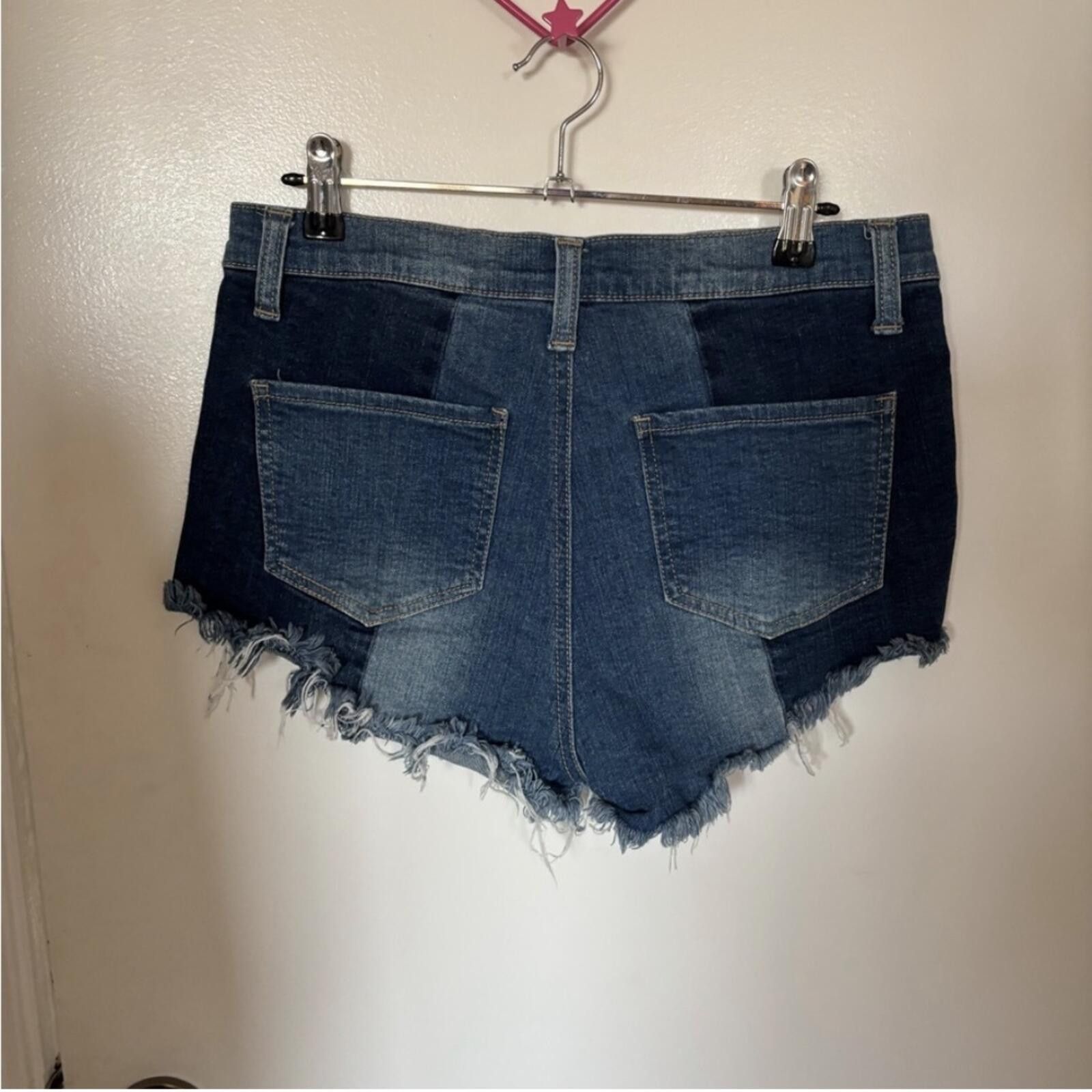 Forever 21 (Forever 21) Denim Frayed Hem Women's Shorts Size 32" / US 10 / IT 46 - 5 Thumbnail