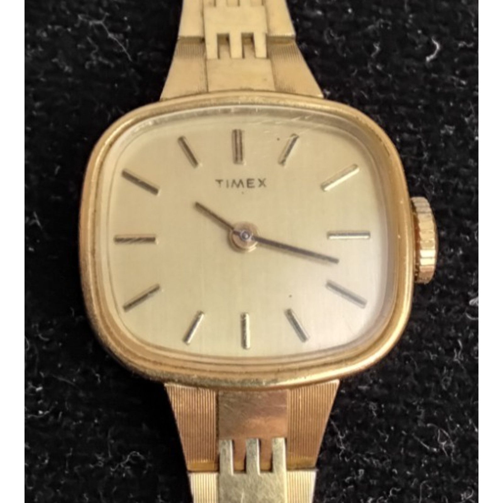 Timex Timex Gold Tone Wind Up Watch Women's Vintage Rectangular Size ONE SIZE - 2 Thumbnail