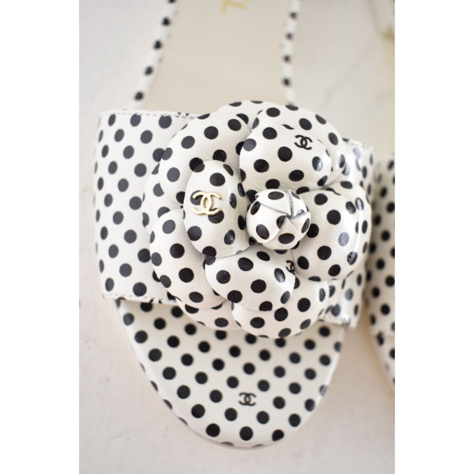 Chanel Chanel 24P Black White Camellia Flower Polka Dot CC Logo Size US 8 / IT 38 - 8 Thumbnail