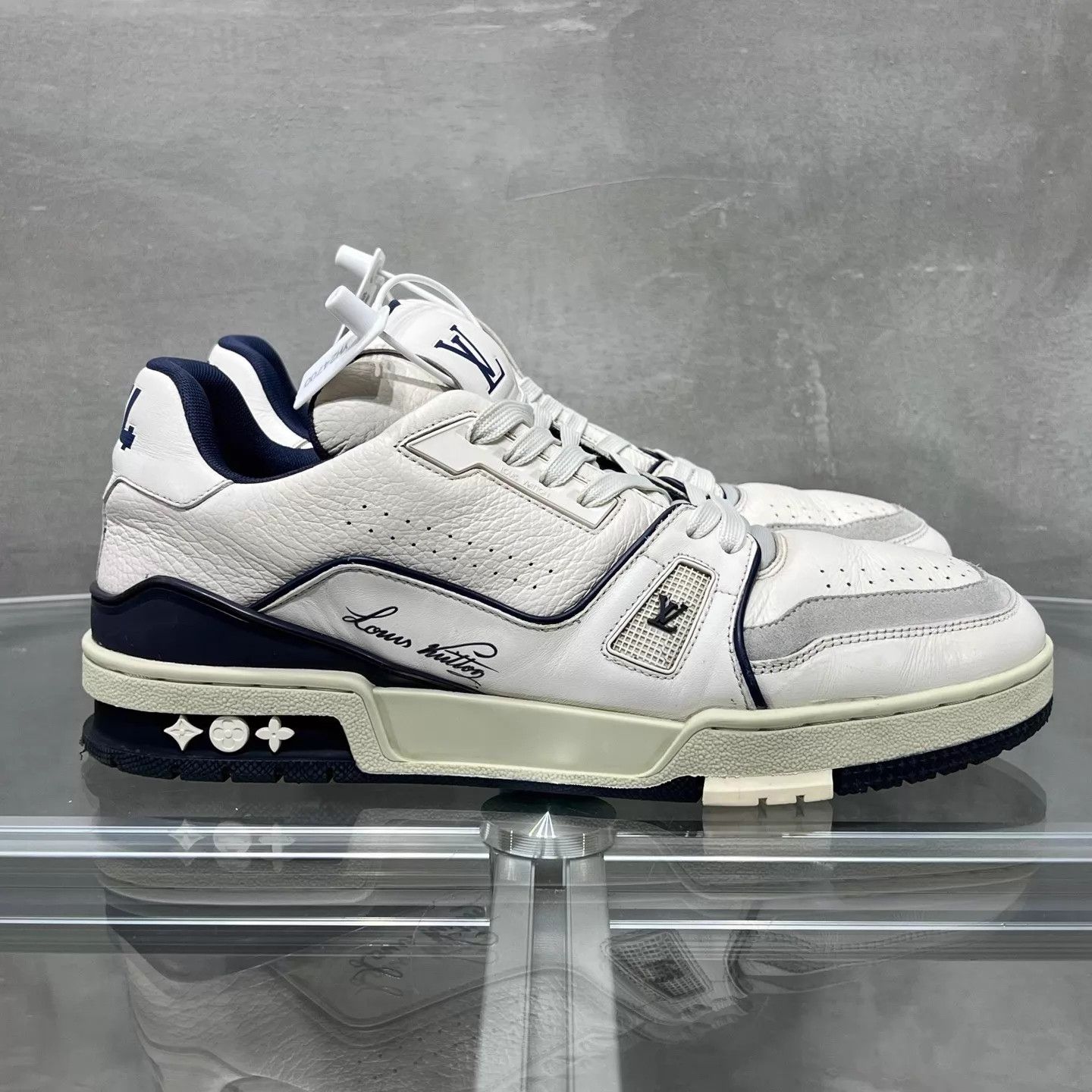 Louis Vuitton LV Trainer white blue UK9.5/43.5 Size US 10.5 / EU 43-44 - 4 Thumbnail