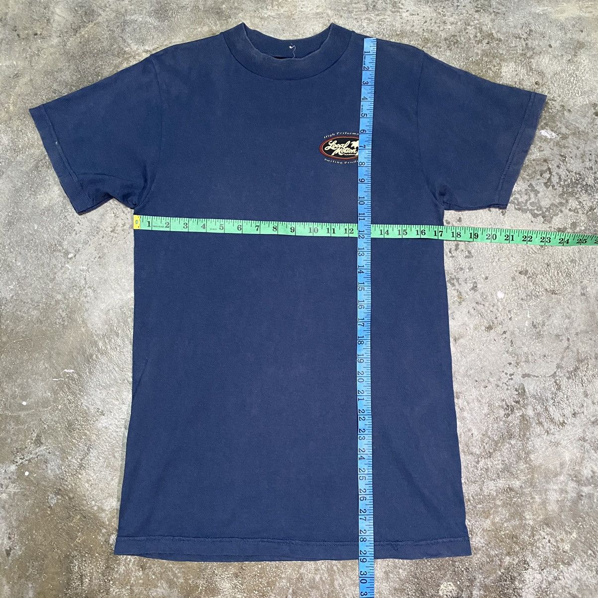 Vintage Vintage 20 years Local Motion Surfing T Shirt Size US S / EU 44-46 / 1 - 12 Thumbnail