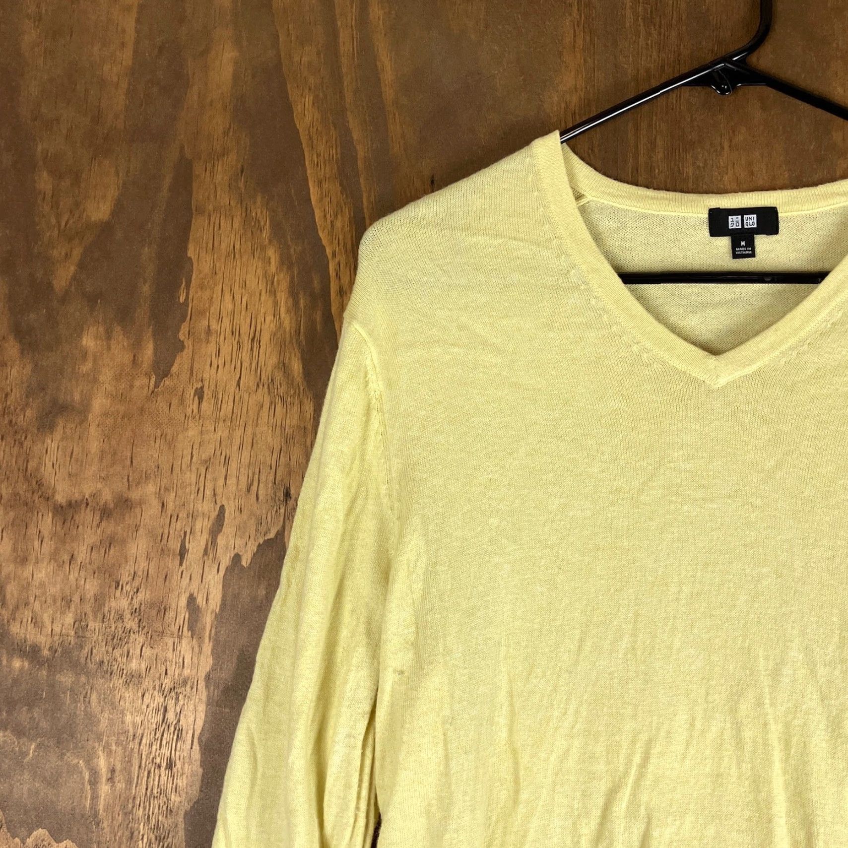 Uniqlo Uniqlo Sweater Yellow V-Neck Long Sleeve Medium Womens Regular Fit Pullover Knit Solid Casual Workwear Size M / US 6-8 / IT 42-44 - 4 Thumbnail