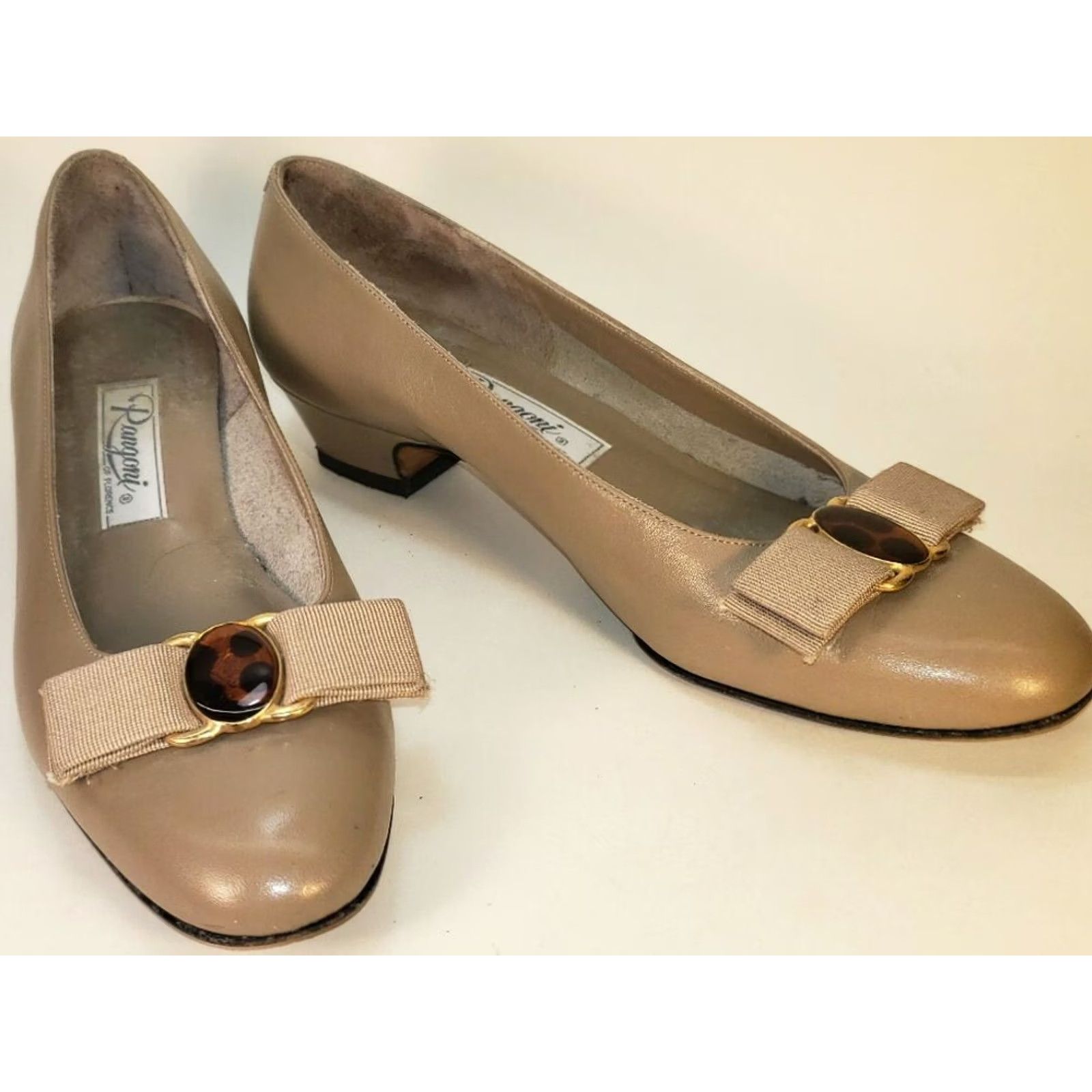 Vintage Rangoni Dress Flats Women 5.5B Beige Bow Ornament Leather Flat New with Satin Bow Gold Copper Enamel Accent Size M / US 6-8 / IT 42-44 - 2 Thumbnail