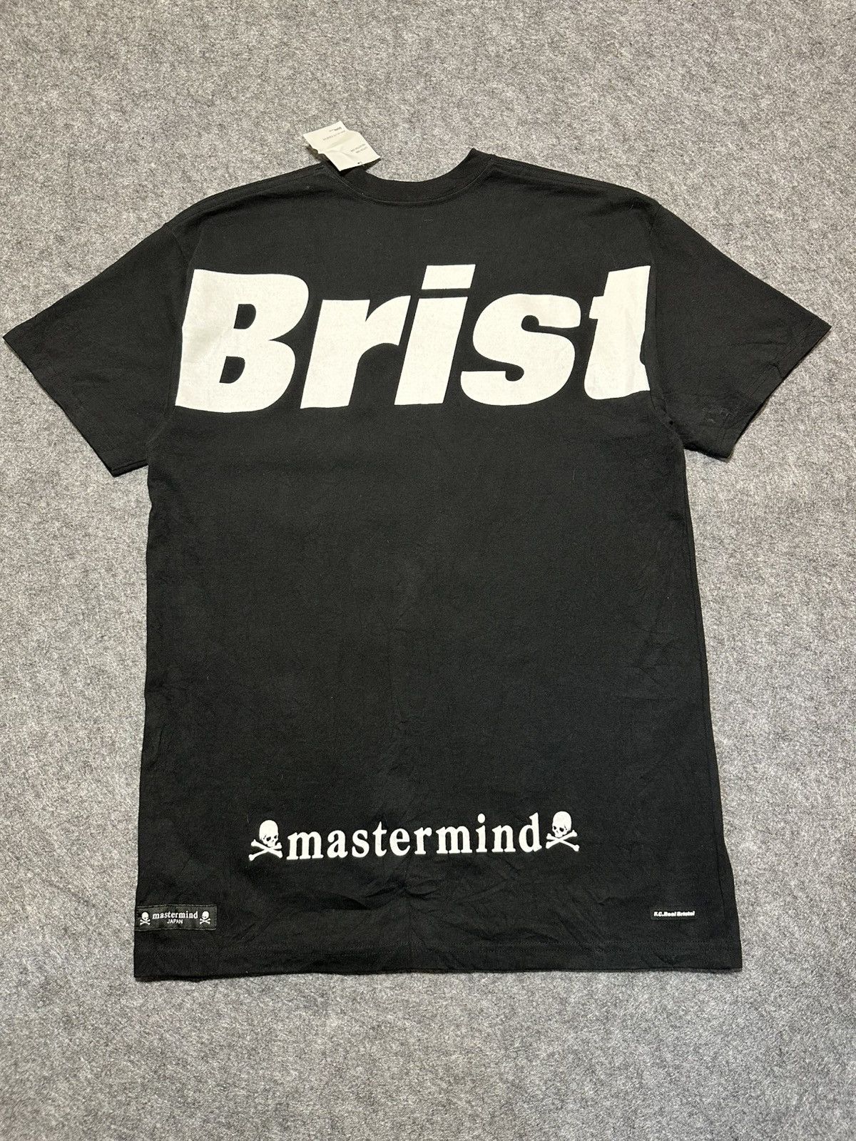 F.C. Real Bristol F.C.Real Bristol x Mastermind Japan white skull and bones. Size US S / EU 44-46 / 1 - 3 Thumbnail