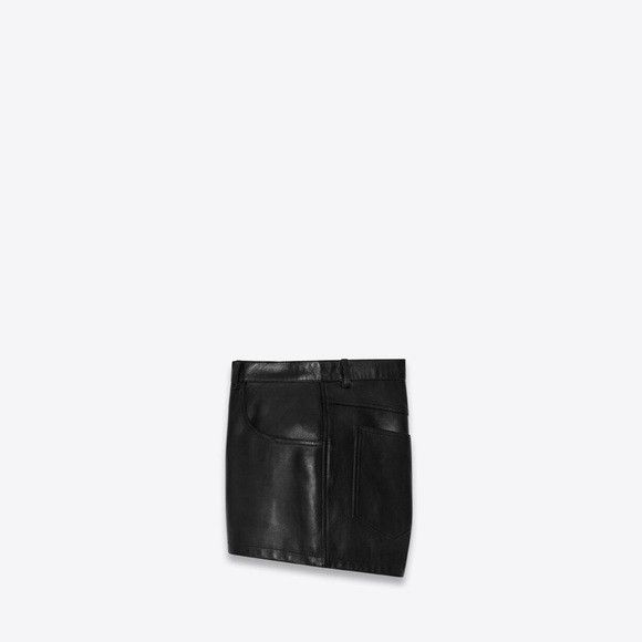 Saint Laurent Paris o1tp1o1224 Mid-Rise Shorts In Waxed Lambskin in Black Size 26" / US 2 / IT 38 - 2 Thumbnail