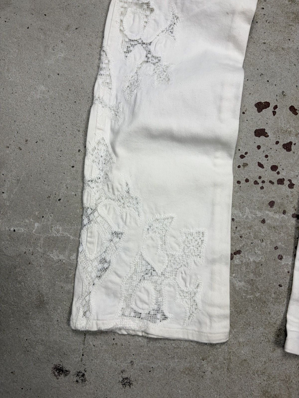 Roberto Cavalli Vintage 2000s Roberto Cavalli White Lace Embroidery Pants Size 30" / US 8 / IT 44 - 16 Thumbnail