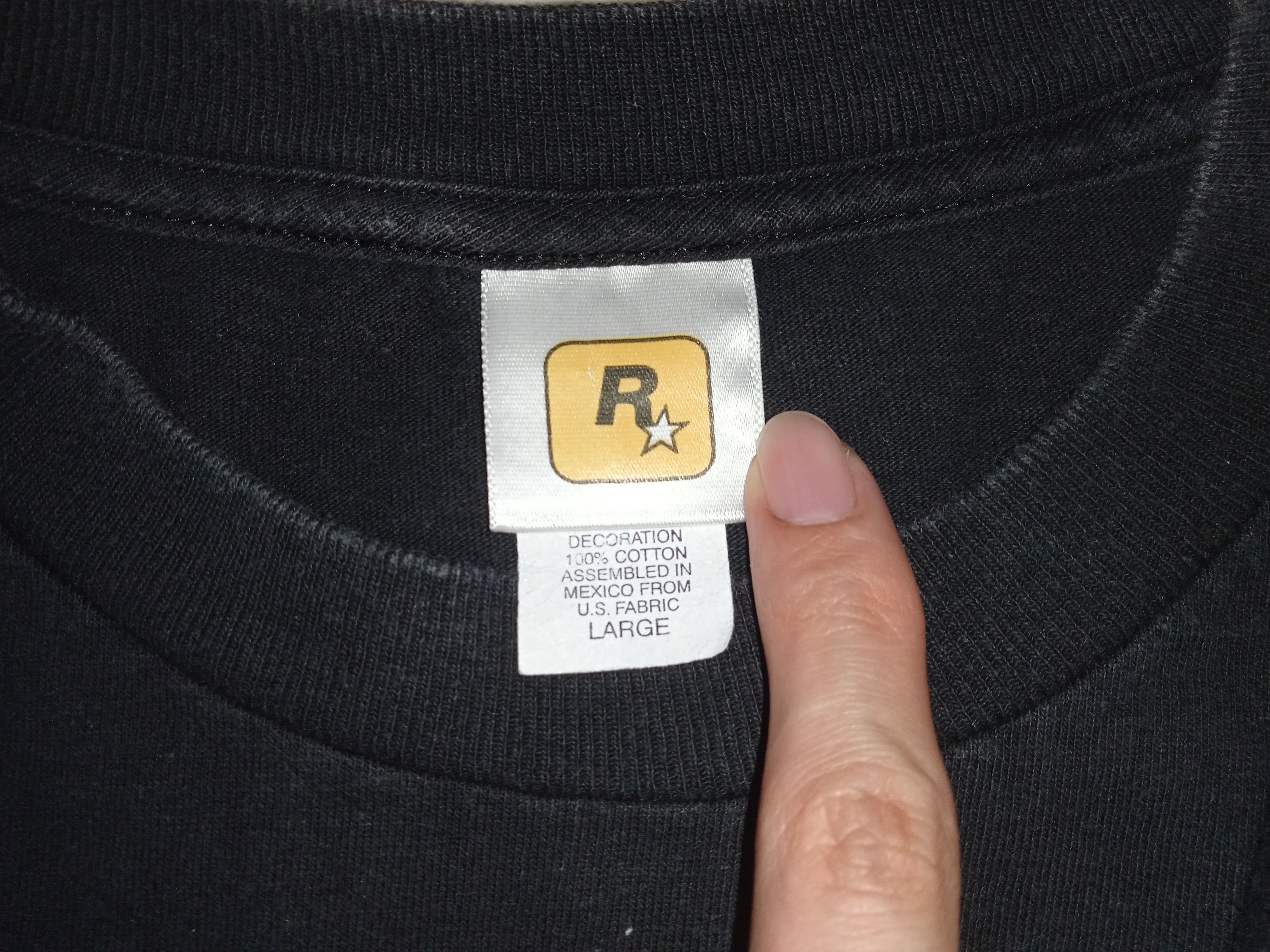 Vintage Vintage 00s Max Payne 2 Rockstar T-Shirt GTA Size US L / EU 52-54 / 3 - 3 Thumbnail
