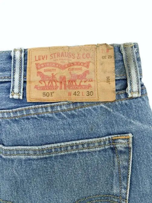 Levi's Vintage Levi's 501 Blue Washed Distressed Jeans 40x30 Size US 40 / EU 56 - 3 Thumbnail