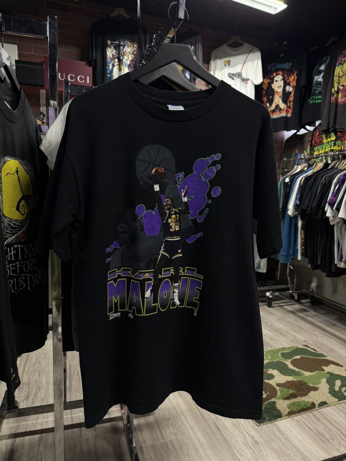 NBA Vintage 90’s Utah Jazz Karl Malone Tee Shirt Medium Size US M / EU 48-50 / 2 - 1 Thumbnail