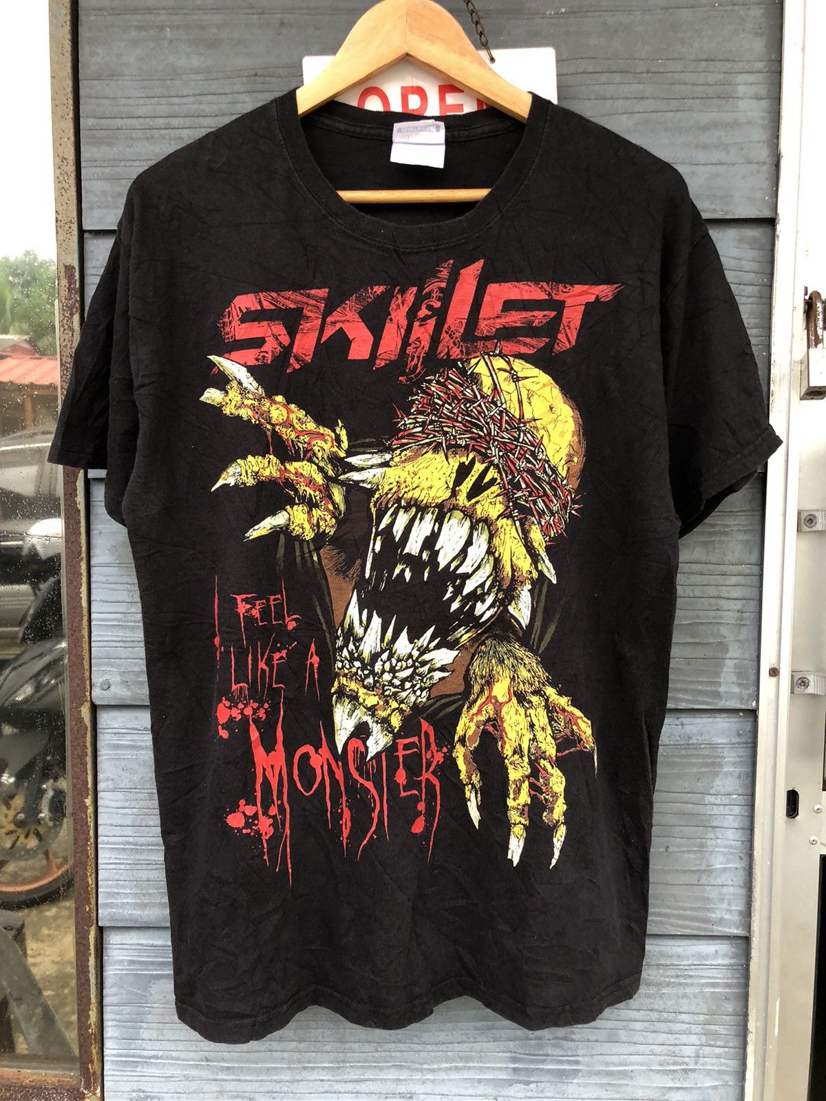 Band Tees × Vintage 🔥Vintage Y2K🔥Skillet Band I Fell Like A Monster Tee Size US L / EU 52-54 / 3 - 1 Thumbnail