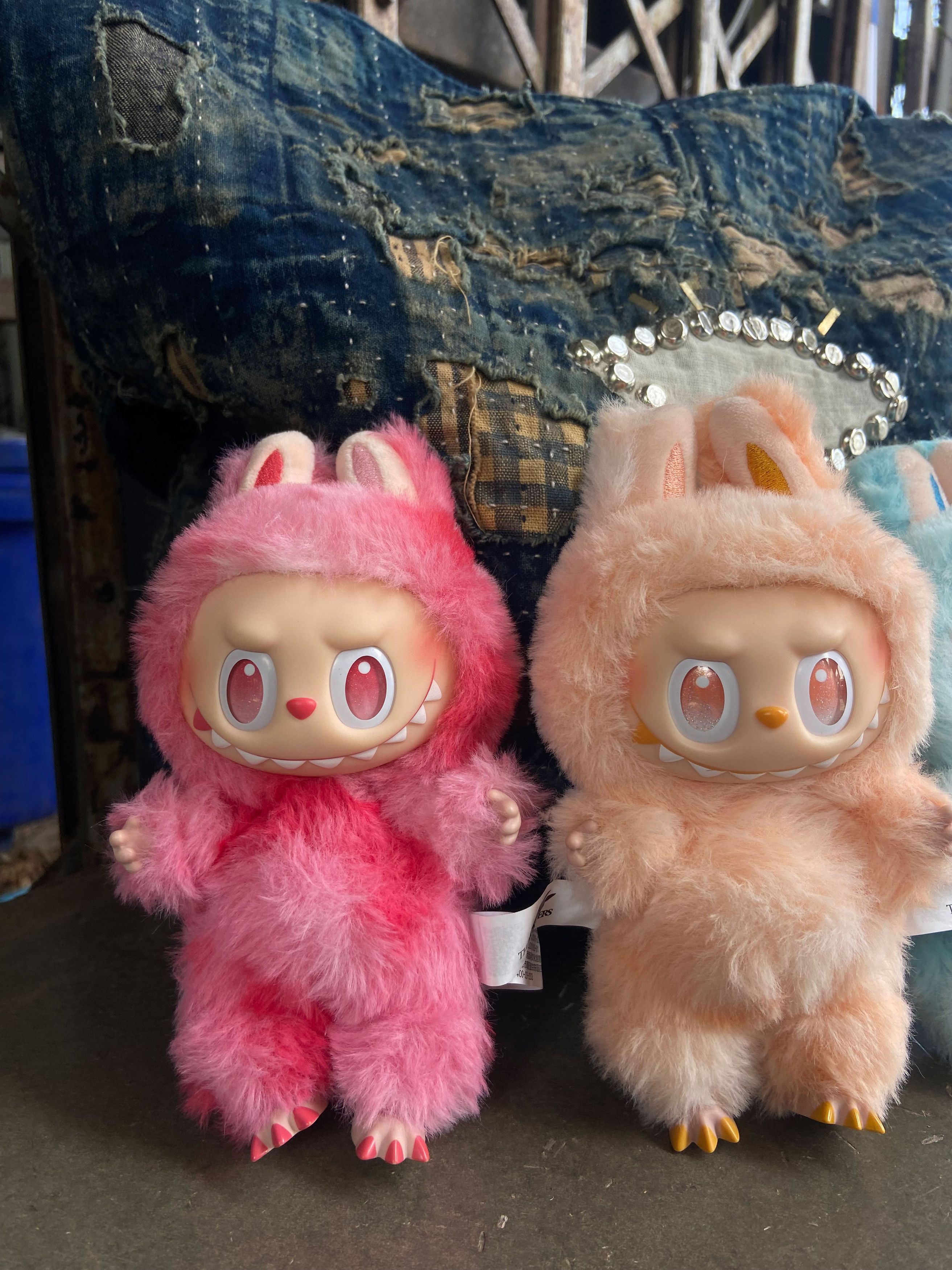 POP MART THE MONSTERS LABUBU V3 - Big into Energy Size ONE SIZE - 9 Thumbnail
