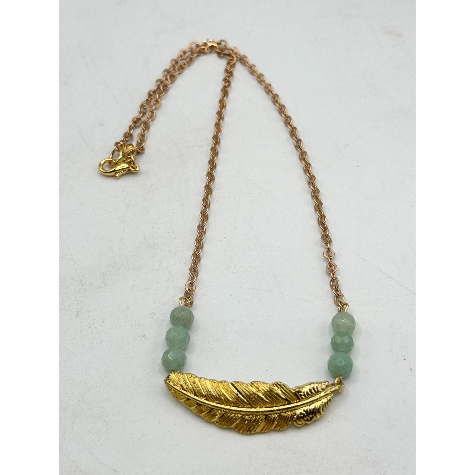 Vintage Vintage feather green semi precious bead necklace Size ONE SIZE - 2 Thumbnail