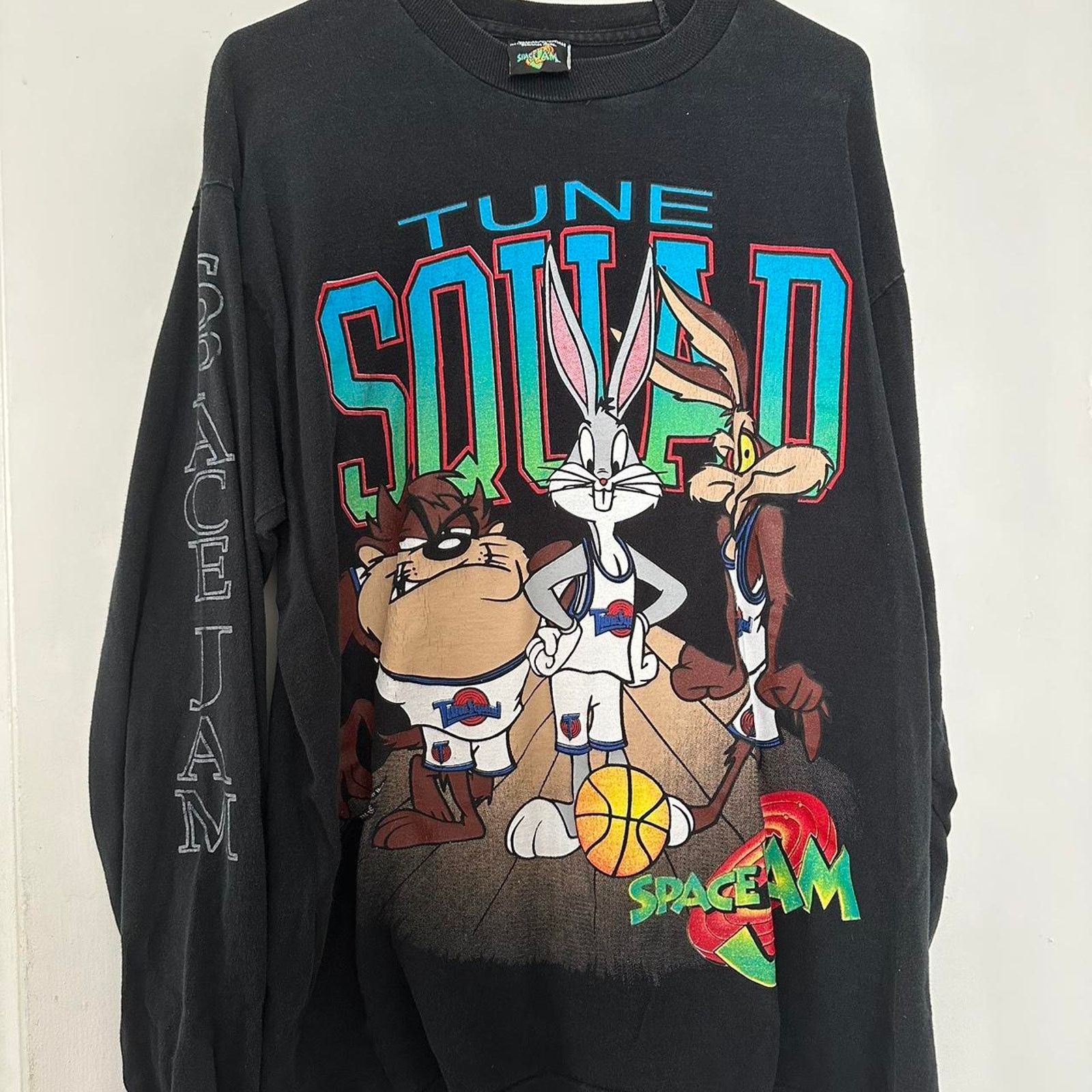 Warner Bros RARE Vintage 1996 Space Jam Tune Squad L/S T Shirt size L Size US L / EU 52-54 / 3 - 1 Thumbnail
