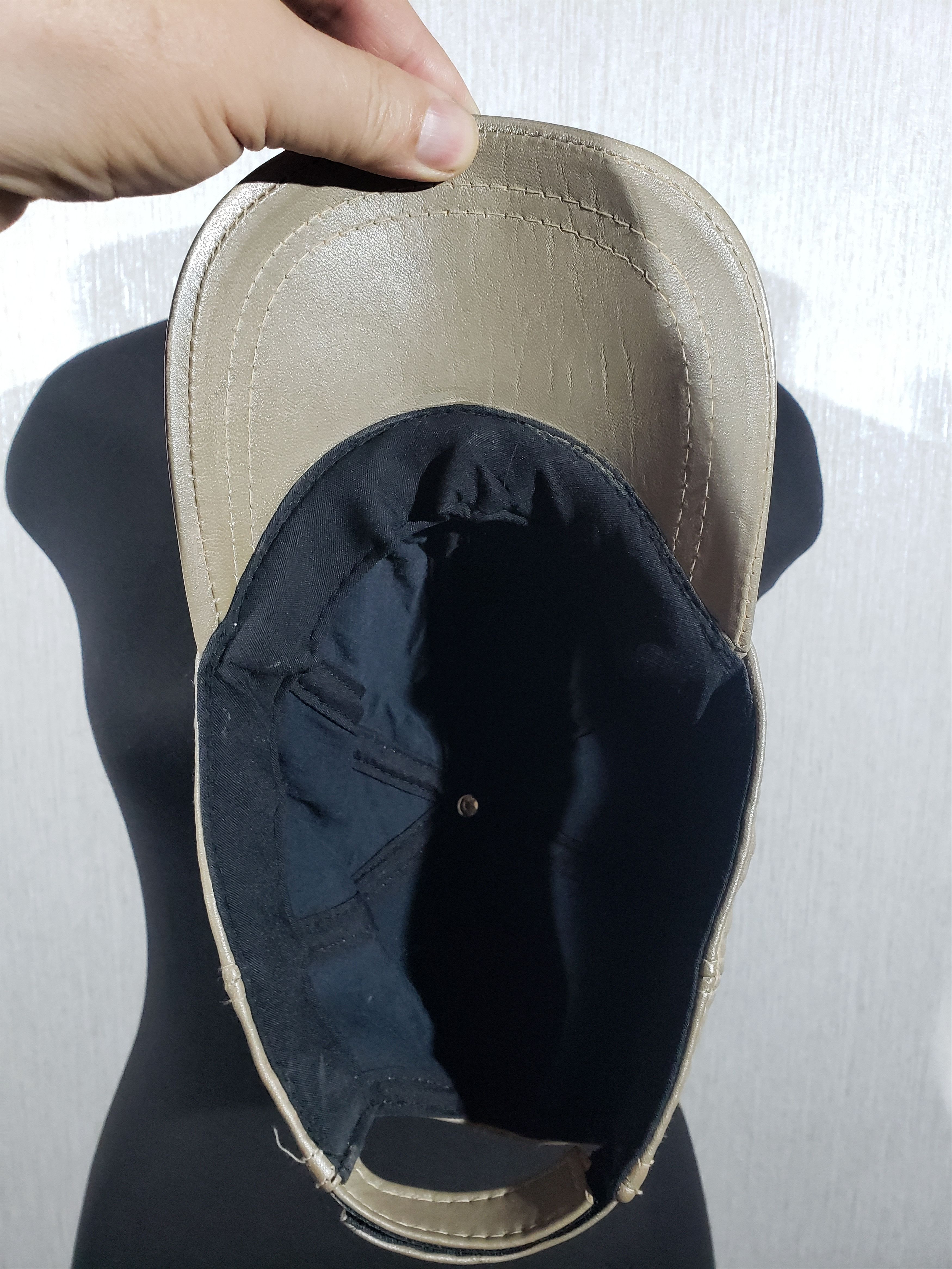 Designer × Genuine Leather Leather baseball cap. Size ONE SIZE - 6 Thumbnail