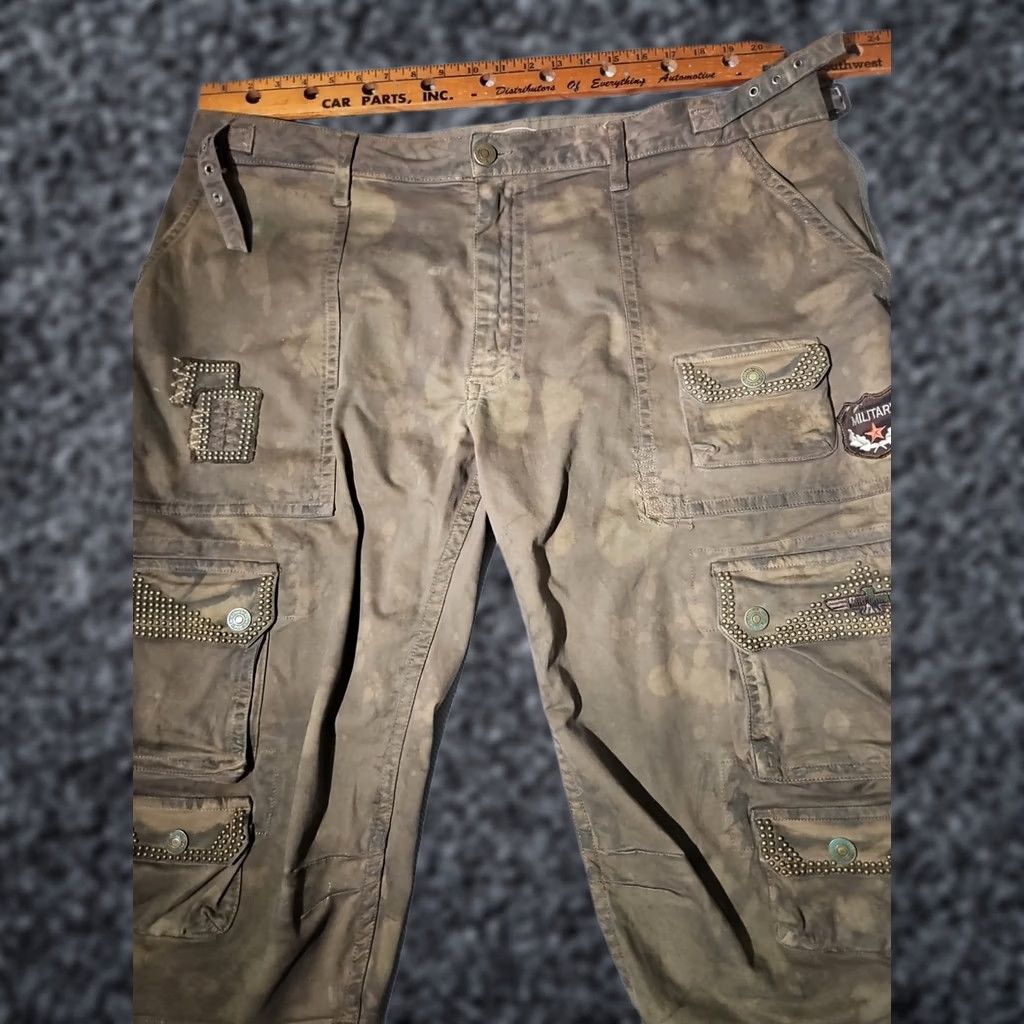 Vintage Vtg Robins Jeans Shorts Mens 42 Green Military Patches Khaki Baggy Studded Cargo Size US 42 / EU 58 - 1 Thumbnail
