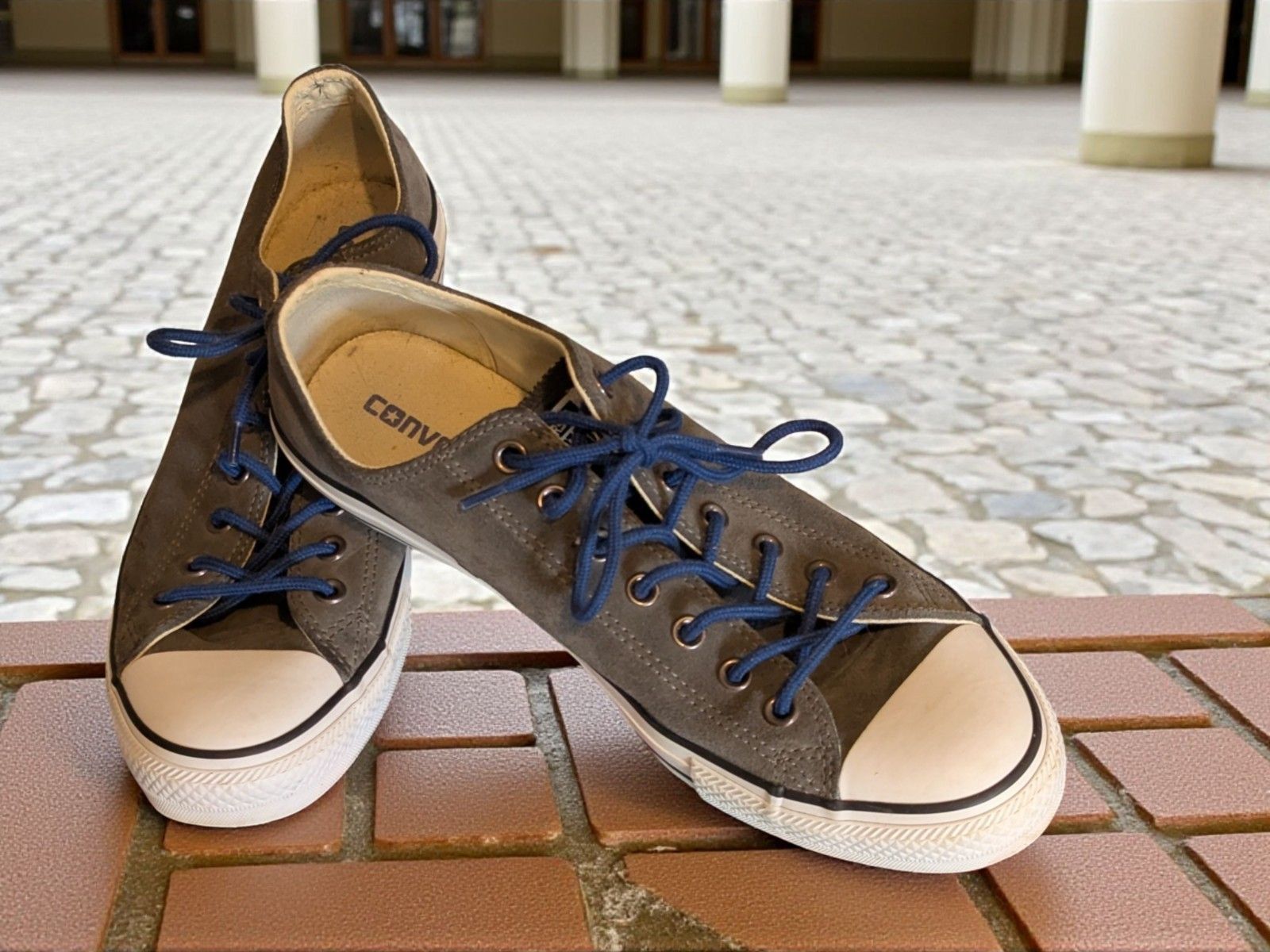 Converse Converse All Star Gray Leather Upper Low Top Shoes Men 10 Size US 10 / EU 43 - 1 Thumbnail