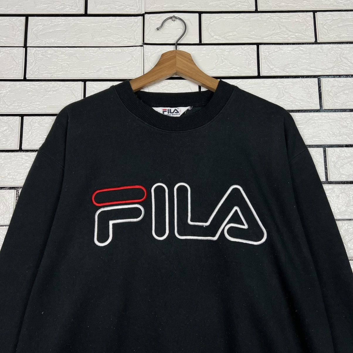 Fila FILA Embroidered Big Logo Crewneck Sweatshirt #4079-C185 Size US L / EU 52-54 / 3 - 2 Thumbnail