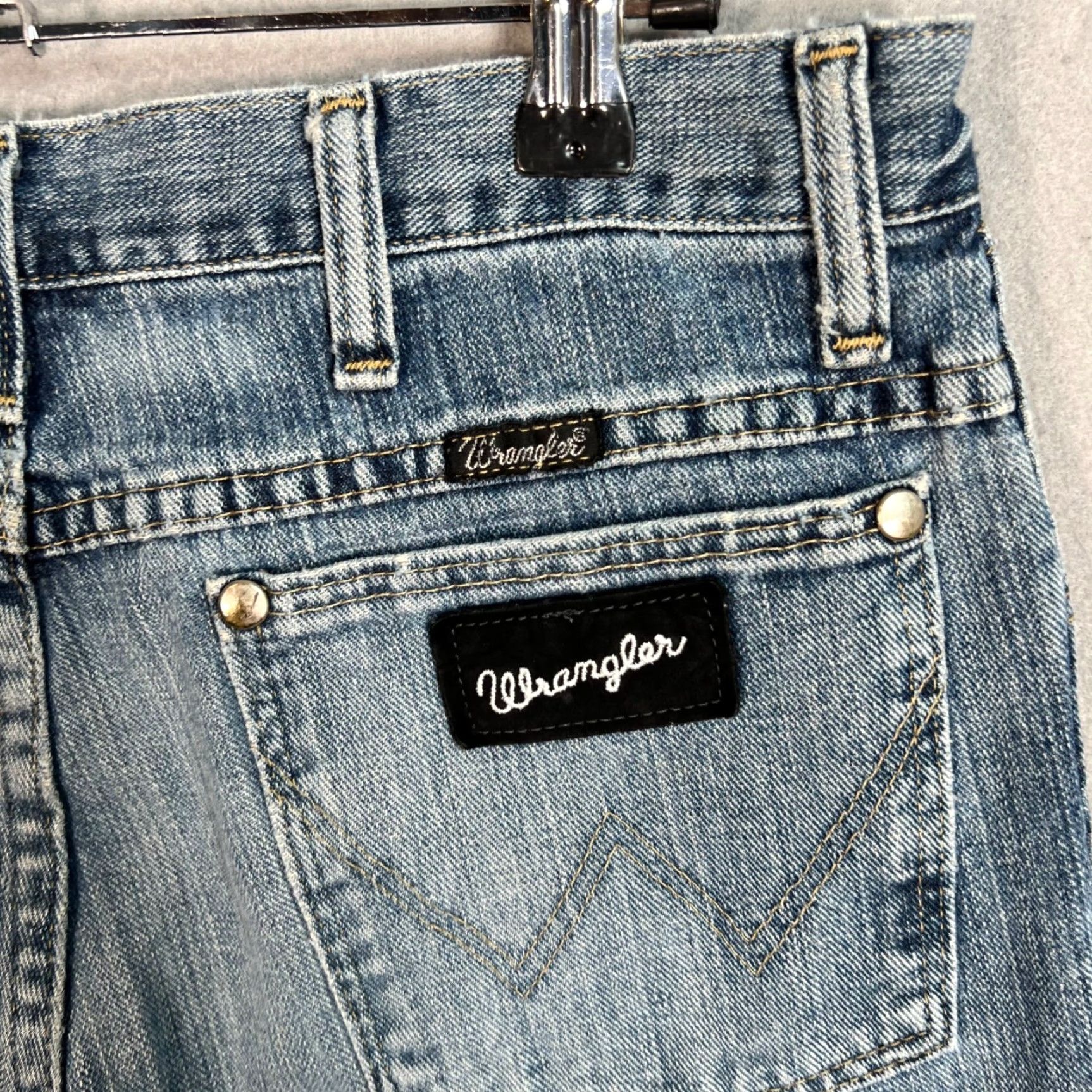Wrangler Wrangler Womens Straight-Leg Denim Jeans Adult Size 31 Light Wash Blue 28x29 Regular Rise Size 24" / US 00 / IT 34 - 3 Thumbnail