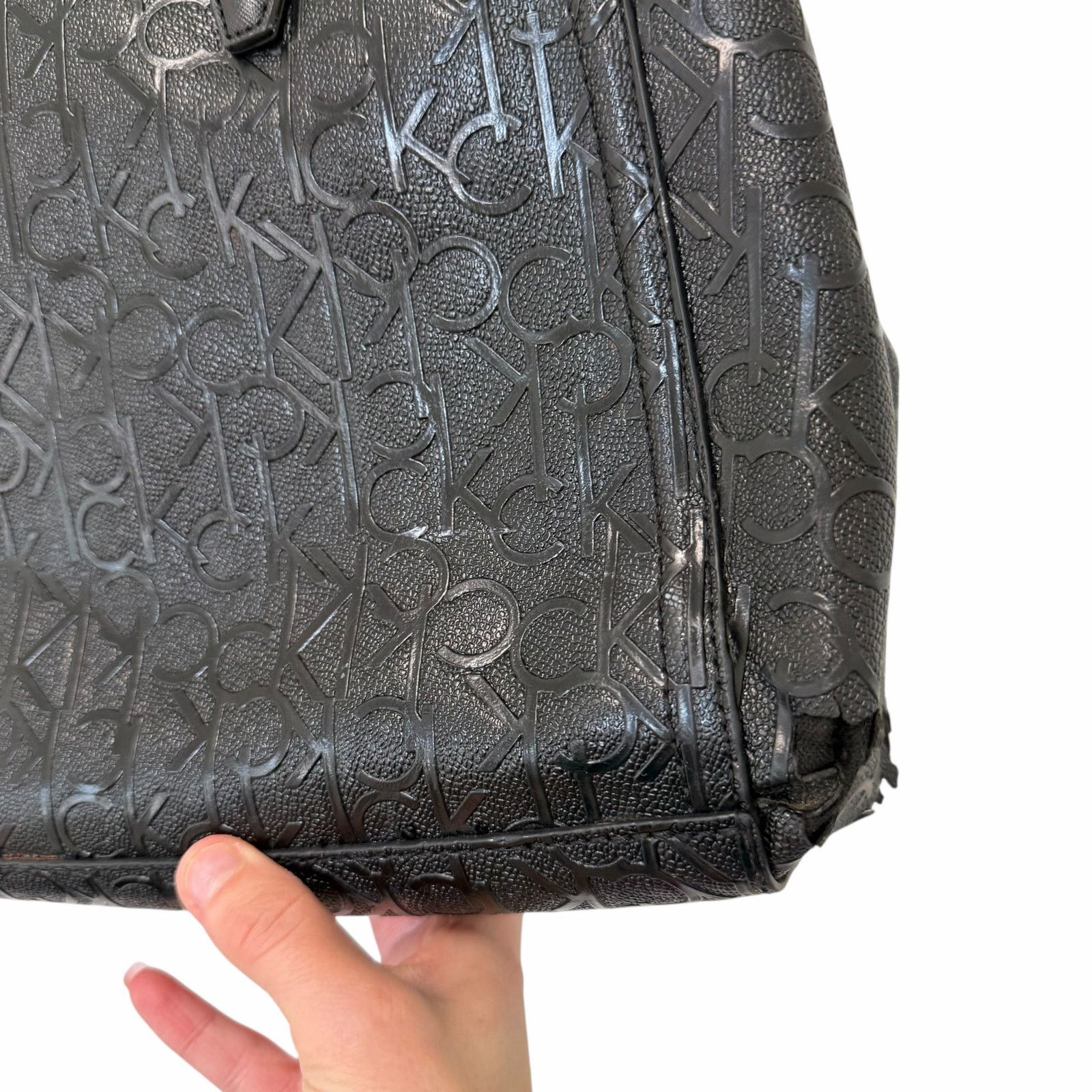 Calvin Klein Calvin Klein Black Monogram Patent Leather Handbag Size ONE SIZE - 7 Thumbnail