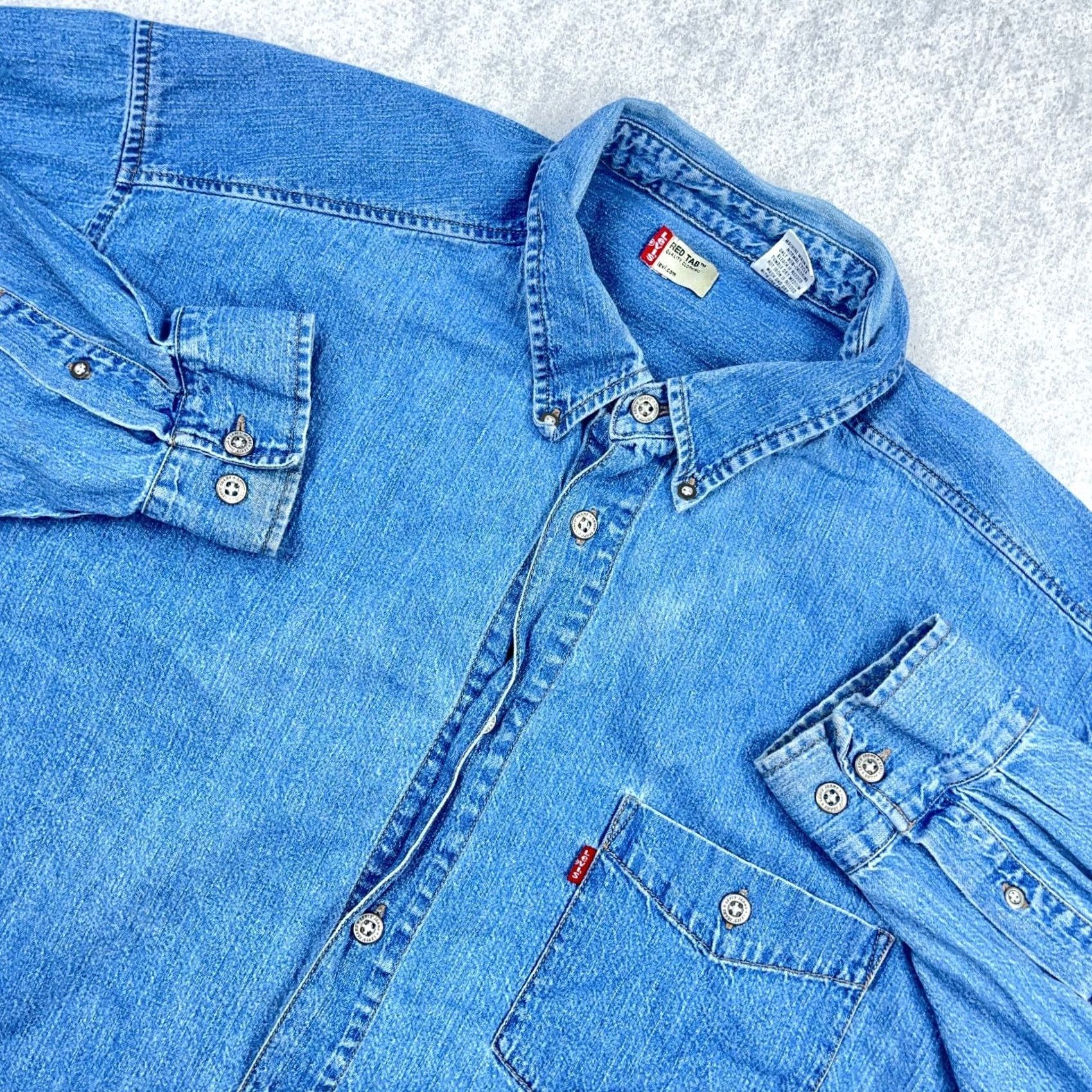 Levi's VINTAGE Levi's Denim Shirt Men XL Blue Button-Up Western 90s Y2K Red Tab Size US XL / EU 56 / 4 - 2 Thumbnail