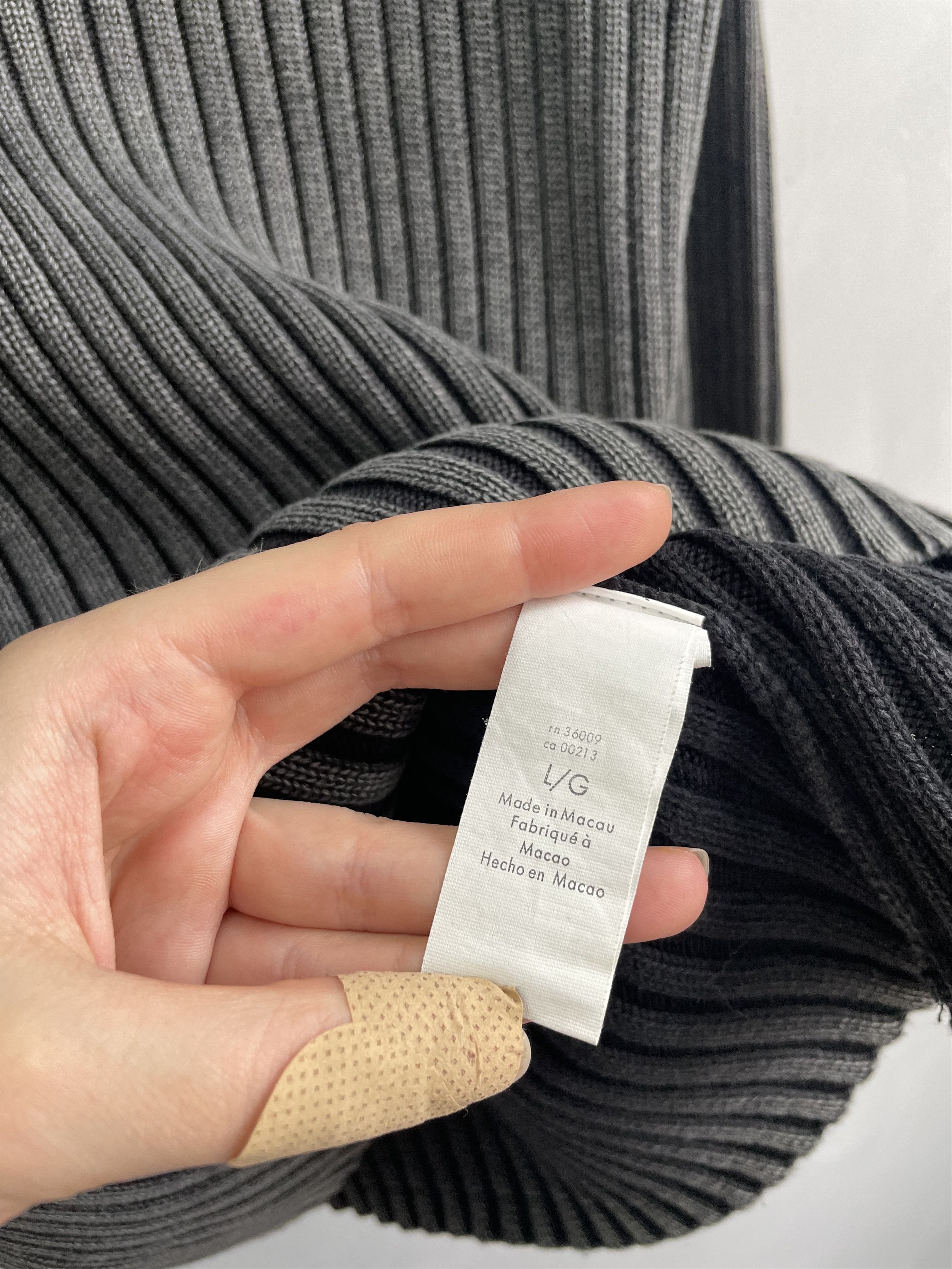 Calvin Klein Rare Calvin Klein Washed sweater y2k hype archival Size US L / EU 52-54 / 3 - 7 Thumbnail