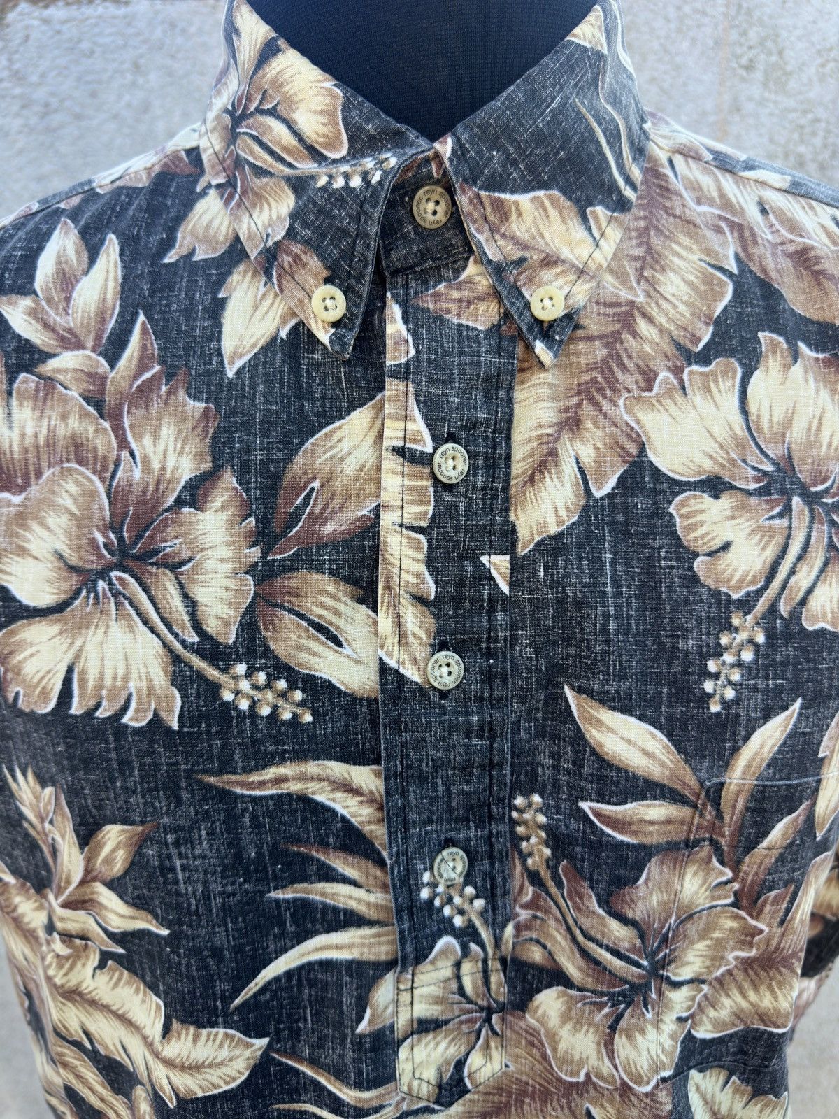 Reyn Spooner PreOwned Reyn Spooner Hawaiian Print Black/Gold Men's XL Size US XL / EU 56 / 4 - 3 Thumbnail