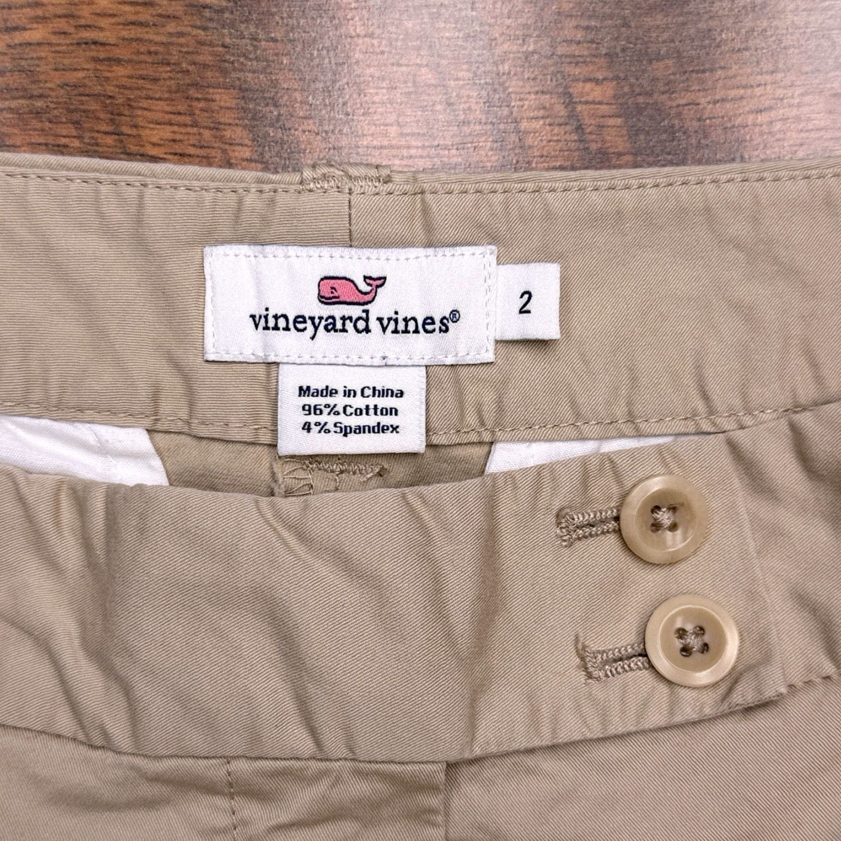 Vineyard Vines Vineyard Vines Chino Shorts Womens 2 Tan Low Rise Stretch All Over Whale Size 26" / US 2 / IT 38 - 3 Thumbnail