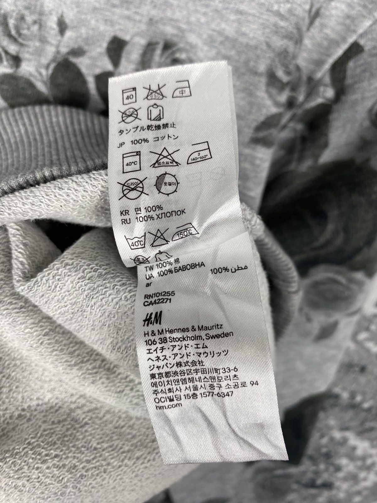 H&M Vintage H&M Divided Rose Monogram Sweatshirts Size US S / EU 44-46 / 1 - 9 Thumbnail
