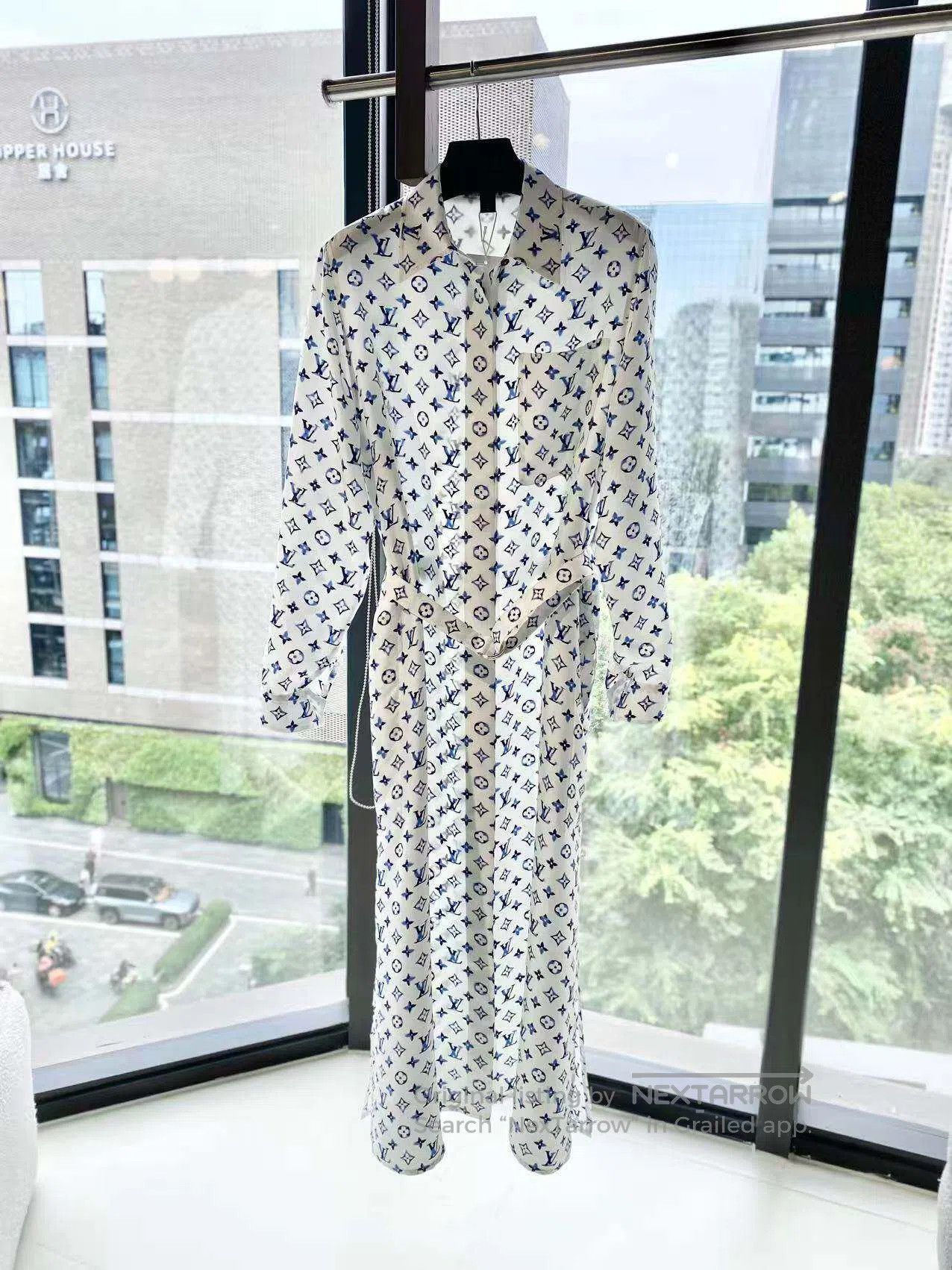 Louis Vuitton Louis Vuitton 25ss presbydo-full print long long sleeve sh Size 4XL / US 24-26 - 2 Thumbnail