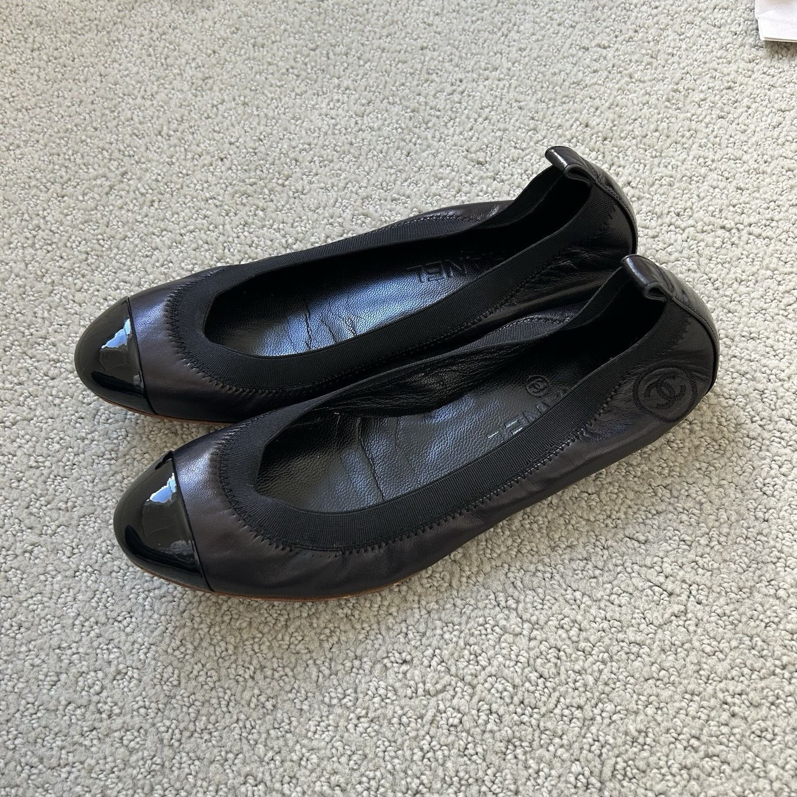 Chanel CHANEL Women’s Cap Toe Black Leather Ballet Flats Logo CC Si Size US 6.5 / IT 36.5 - 15 Thumbnail