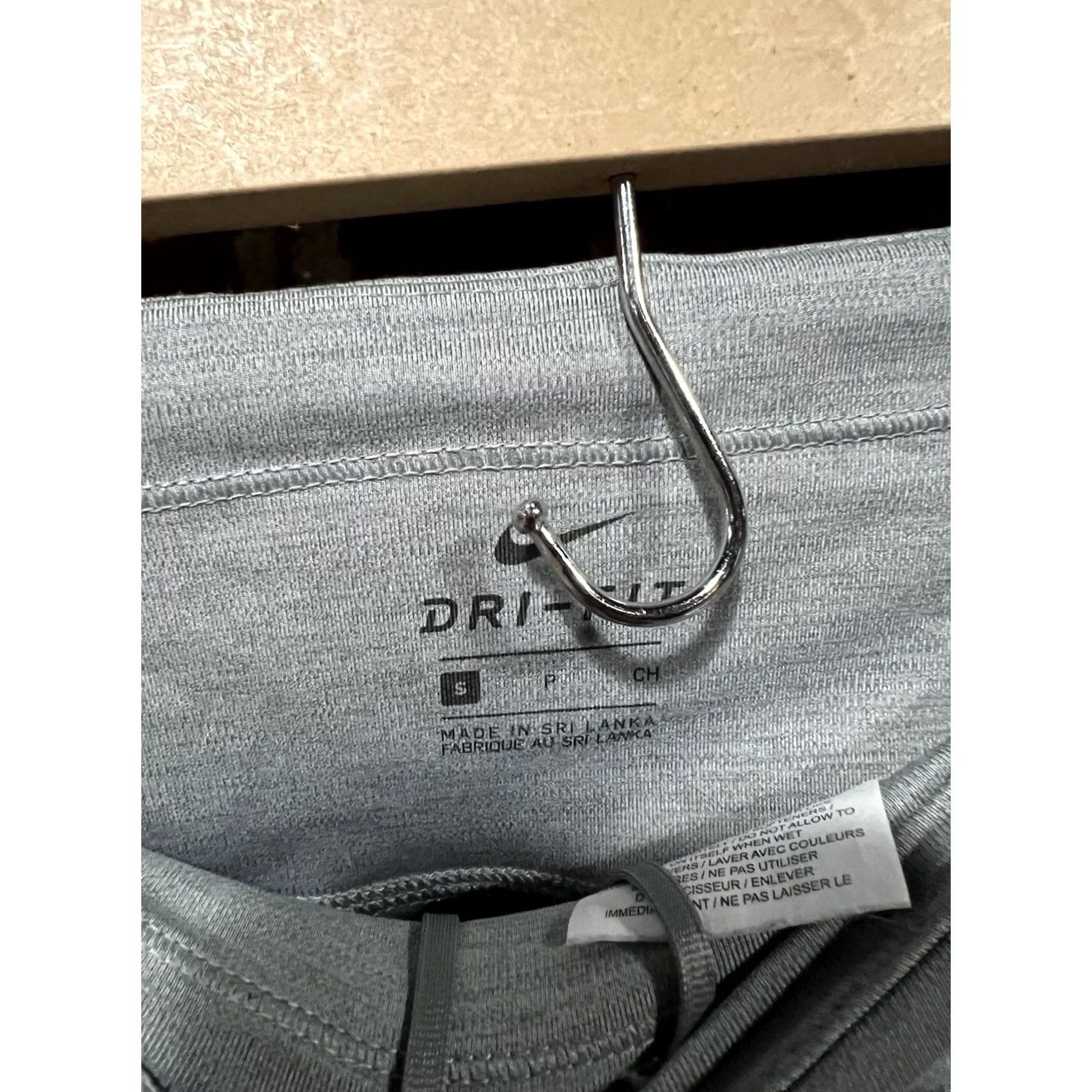 Nike Nike Womens Gray Cropped Athletic Legging Pants Size Small Drawstring Size 28" / US 6 / IT 42 - 3 Thumbnail