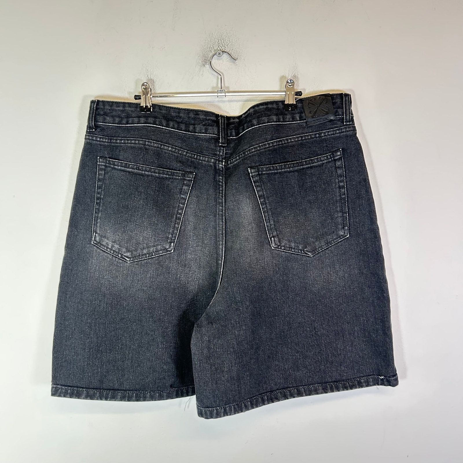 Off-White Off-White Black Washed Zipper Denim Shorts Size US 36 / EU 52 - 2 Thumbnail