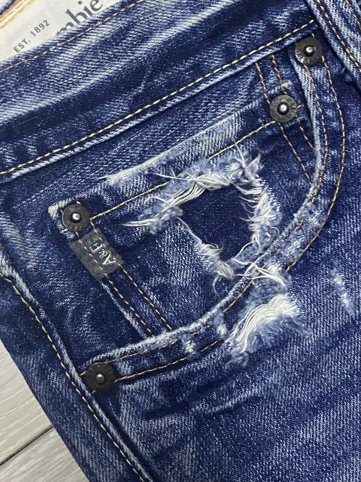 Neighborhood Ambercrombie & Fitch Faded Wash Distressed Baggy Jeans Size US 34 / EU 50 - 10 Thumbnail