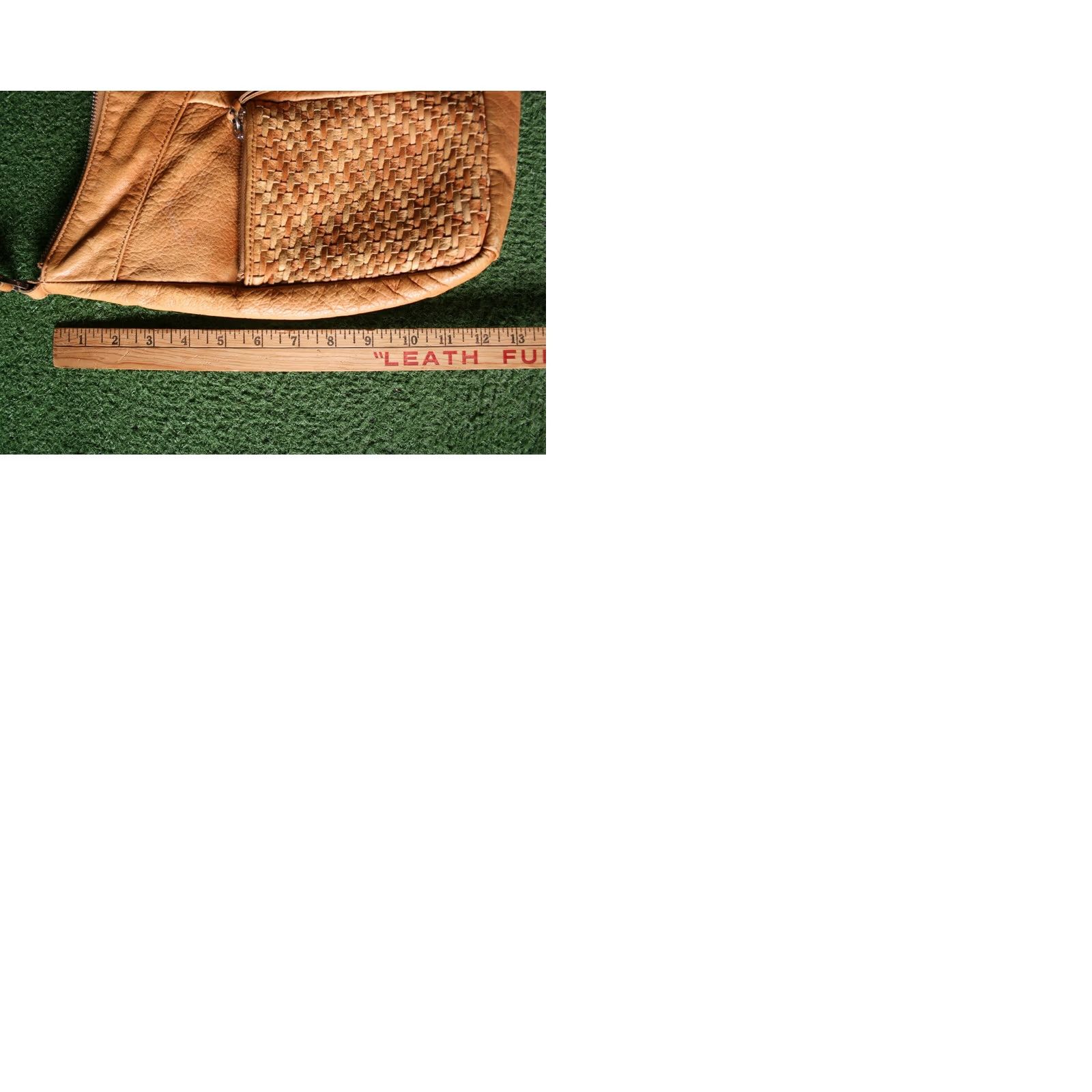 Vintage MARGOT Tan Woven Leather Shoulder Bag Women Medium Tan Leather Shoulder Bag Mens? Size ONE SIZE - 9 Thumbnail