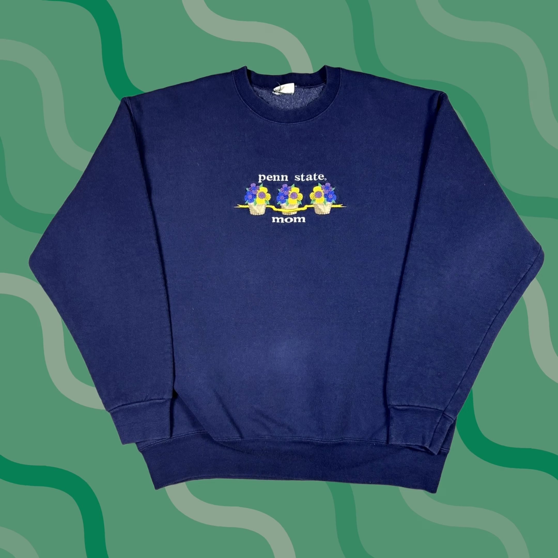 Penn VINTAGE Penn State Mom Embroidered Flower Logo Sweatshirt Womens XL Blue Size XL / US 12-14 / IT 48-50 - 1 Thumbnail