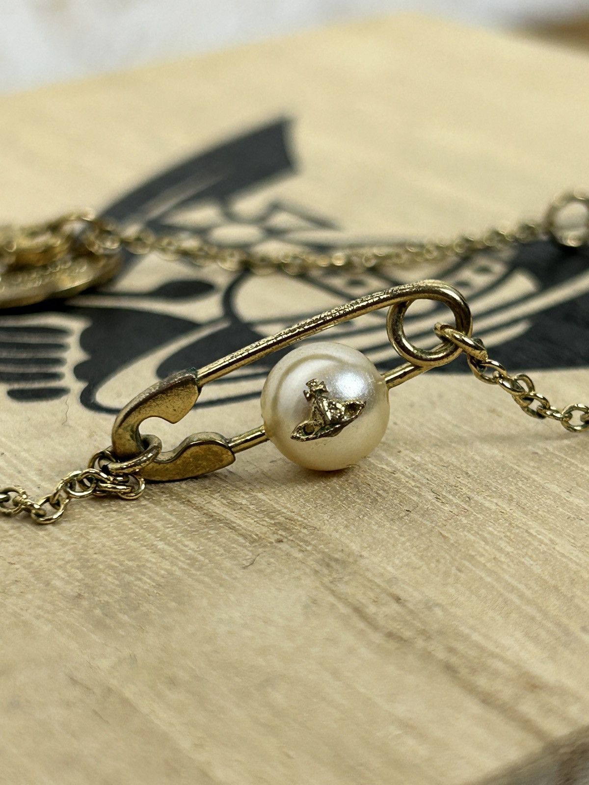 Vivienne Westwood Vintage Vivienne Westwood Safety Pin With Pearl Orb Necklace Size ONE SIZE - 1 Thumbnail