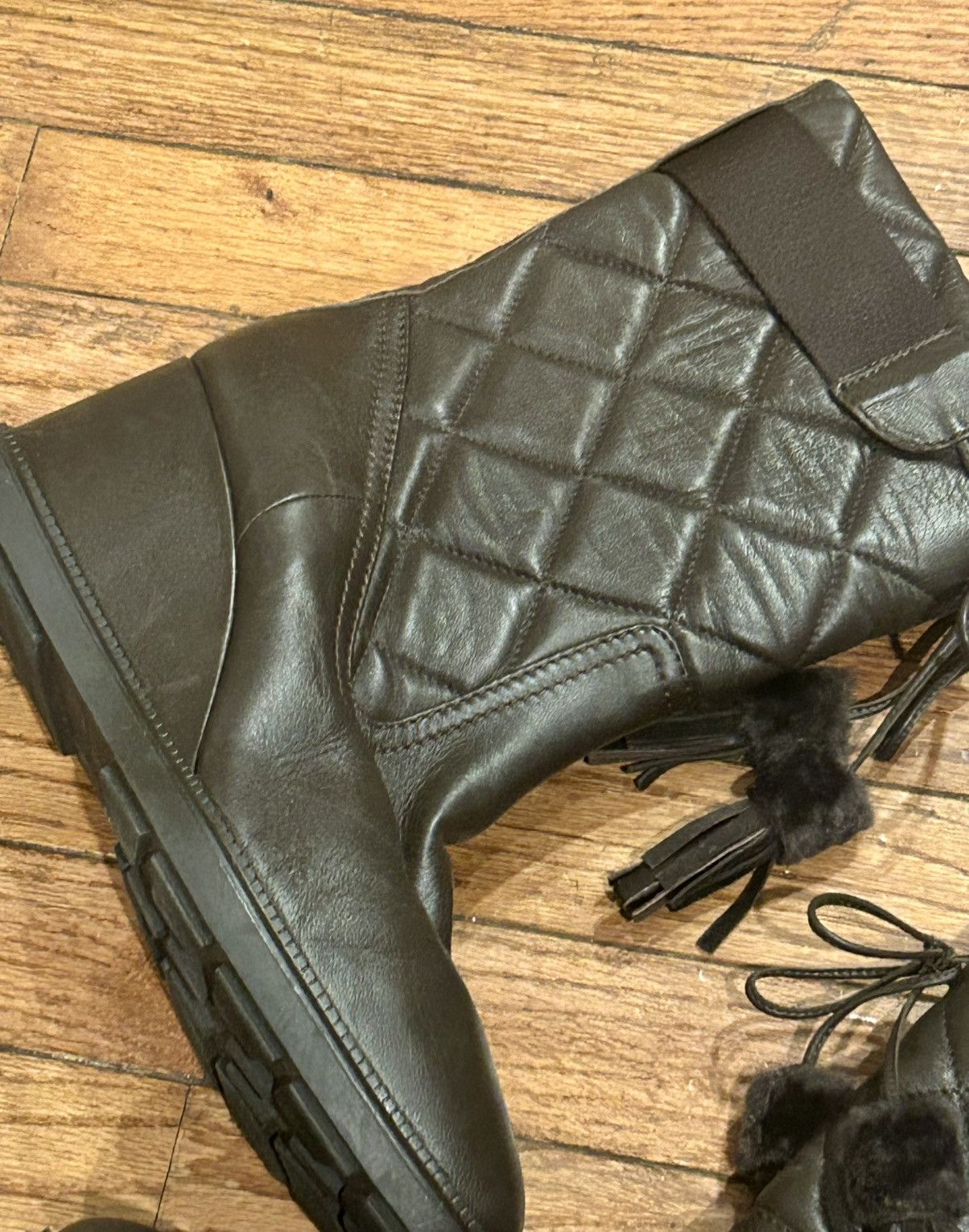 Aquatalia Aquatalia 'Caliana' Sheepskin Shearling Size US 10.5 / IT 40.5 - 2 Thumbnail