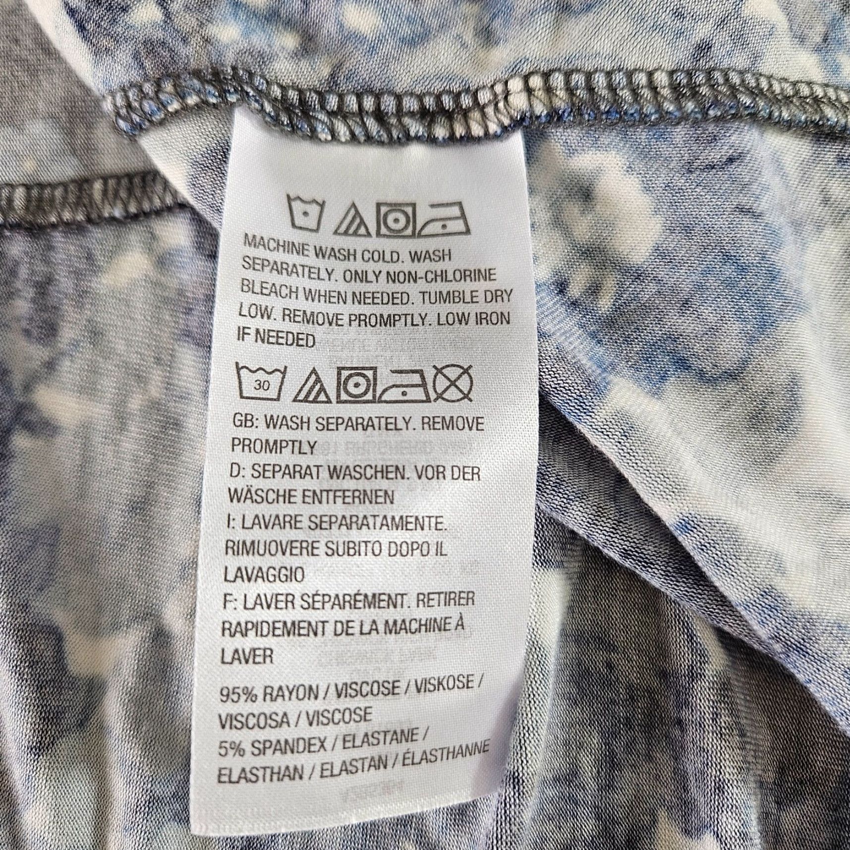 Vintage LOGO Layers Womens Tank Top Sz M Blue Gray Floral Rayon Blend Sleeveless Pullover Knit Shirt Casual Womens Medium Blue Floral 90s? Size M / US 6-8 / IT 42-44 - 4 Thumbnail