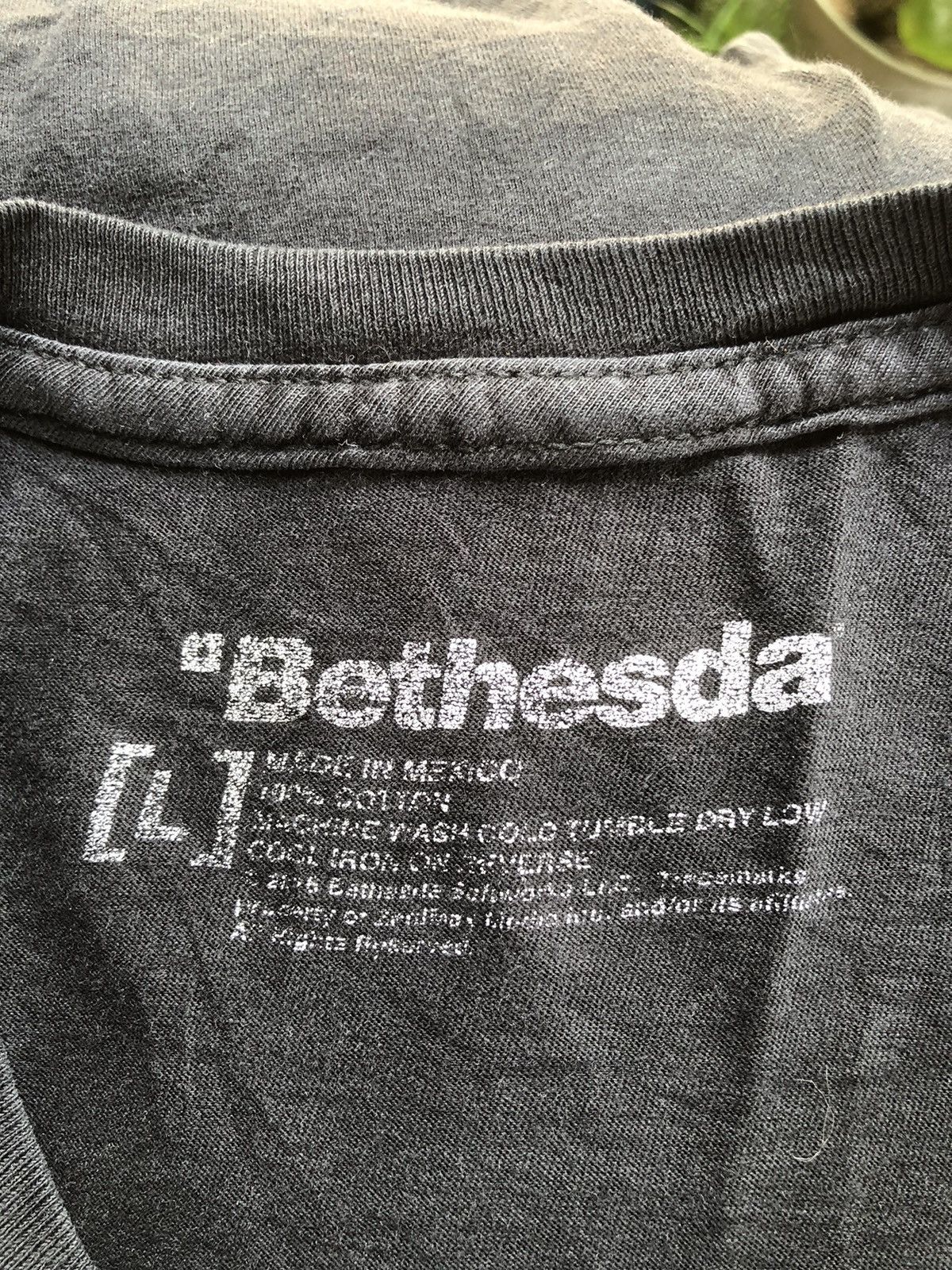 Nintendo × Vintage Bethesda Video Game Fallout Astoundingly Awesome Tales Tee Size US L / EU 52-54 / 3 - 12 Thumbnail