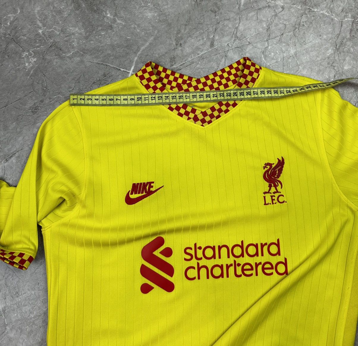 Nike Nike Liverpool Jersey Yellow Shirt FC 21/22 Dri-Fit Size US XS / EU 42 / 0 - 15 Thumbnail