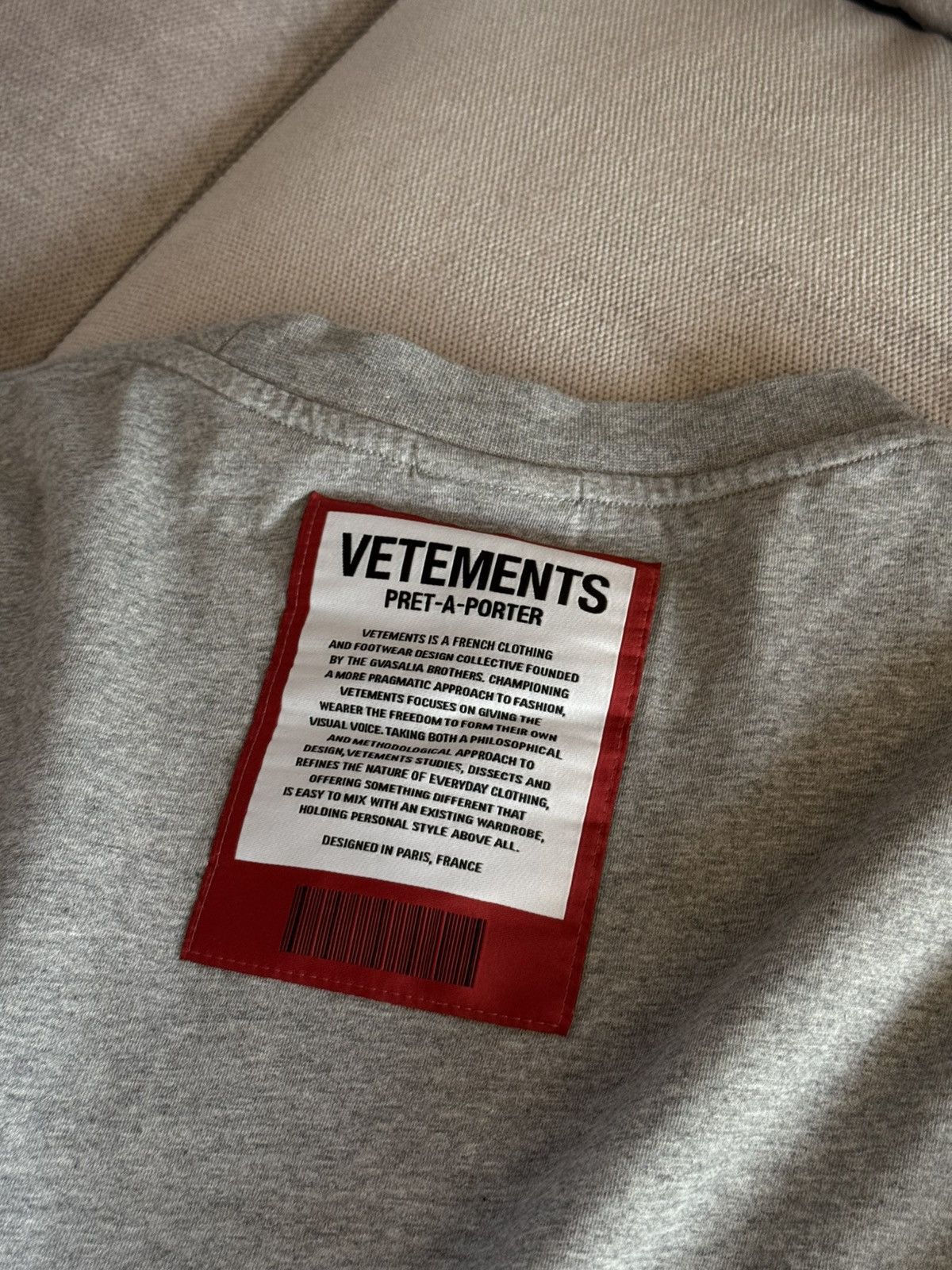 Vetements Grey Vetements Logo Back Label Size US L / EU 52-54 / 3 - 4 Thumbnail