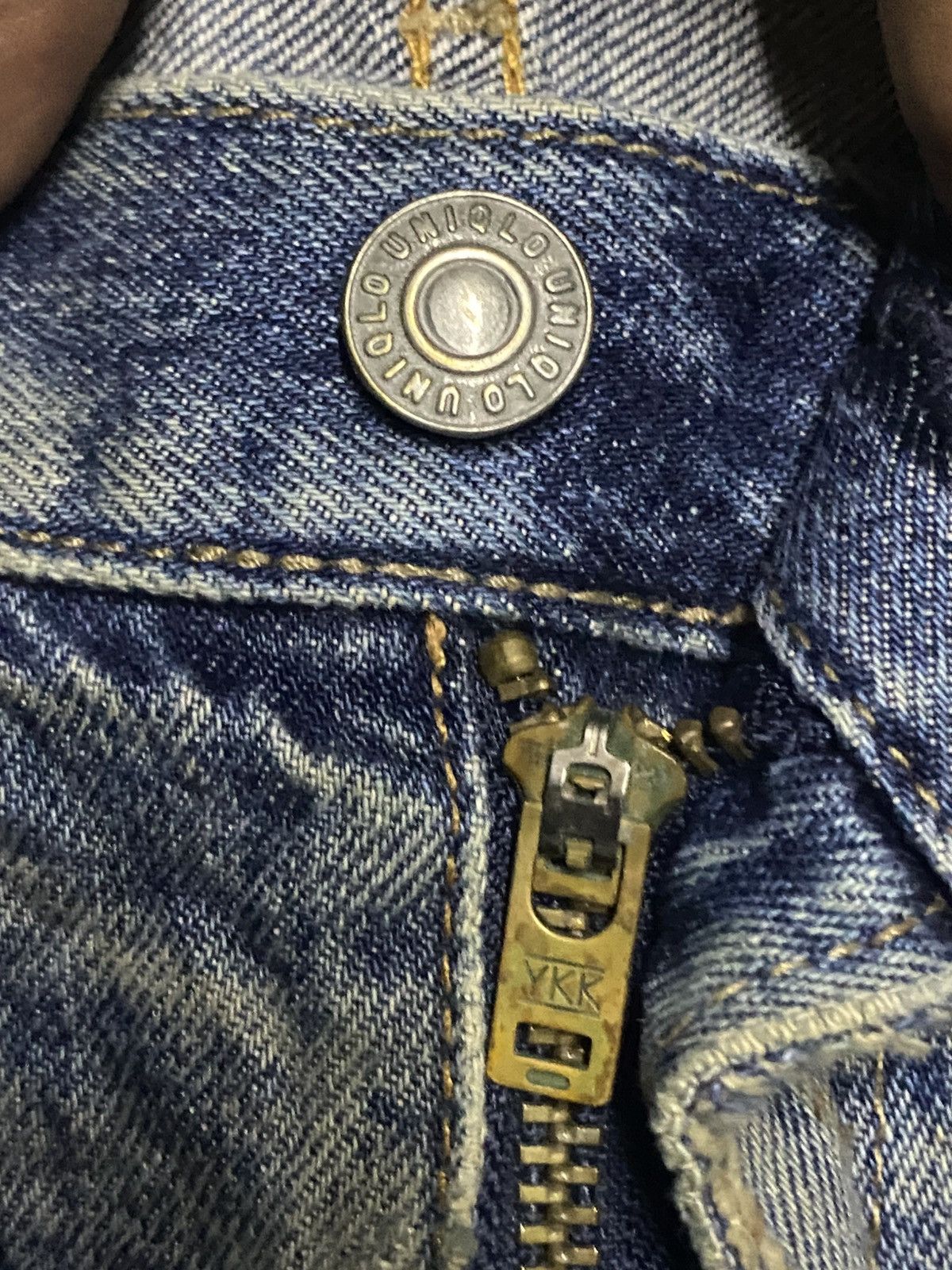 Japanese Brand Vintage Uniqlo Faded Wash Distressed Loose Jeans Size US 35 - 11 Thumbnail