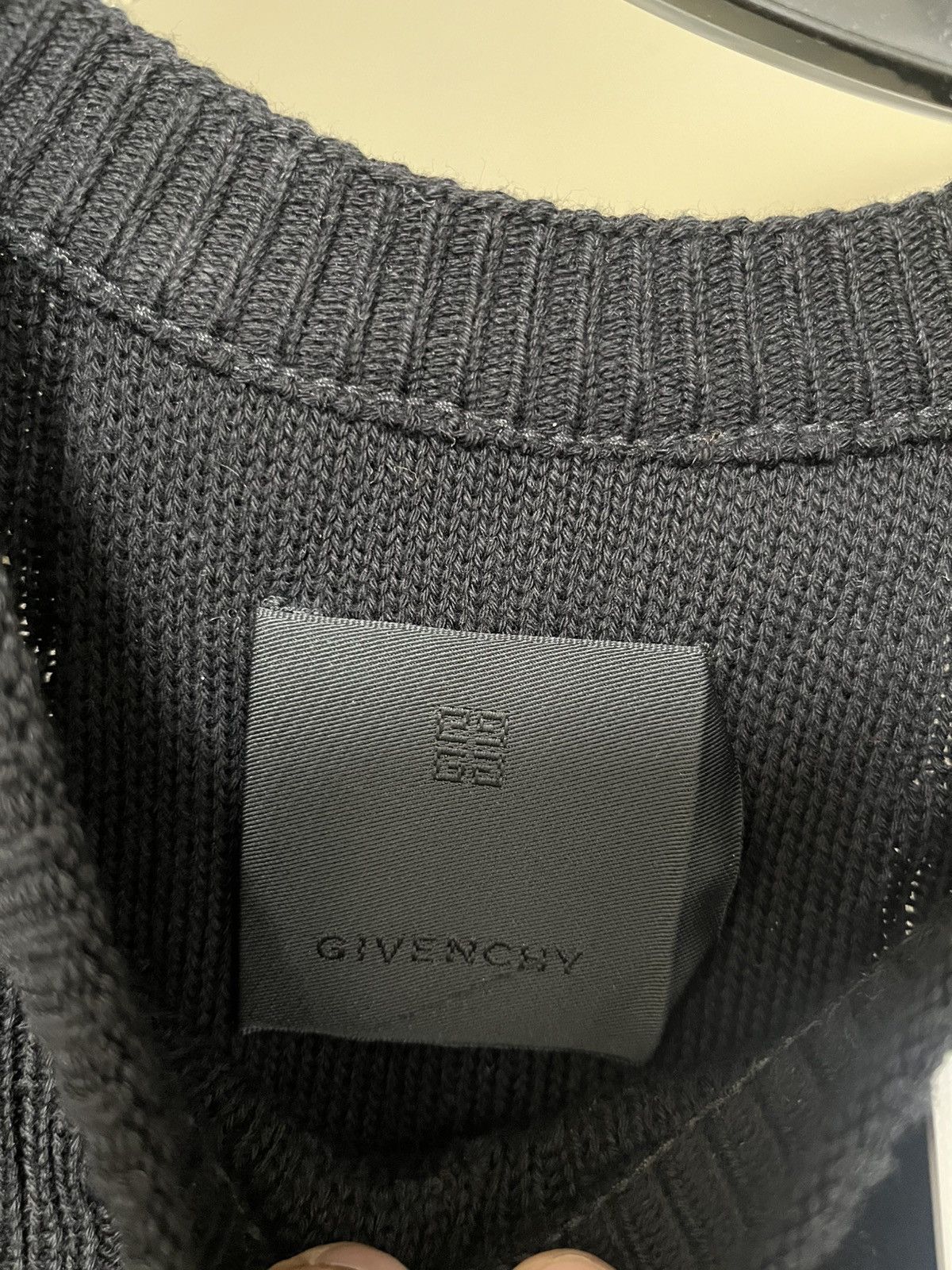 Givenchy Givenchy Sweater Sz M Size US M / EU 48-50 / 2 - 6 Thumbnail